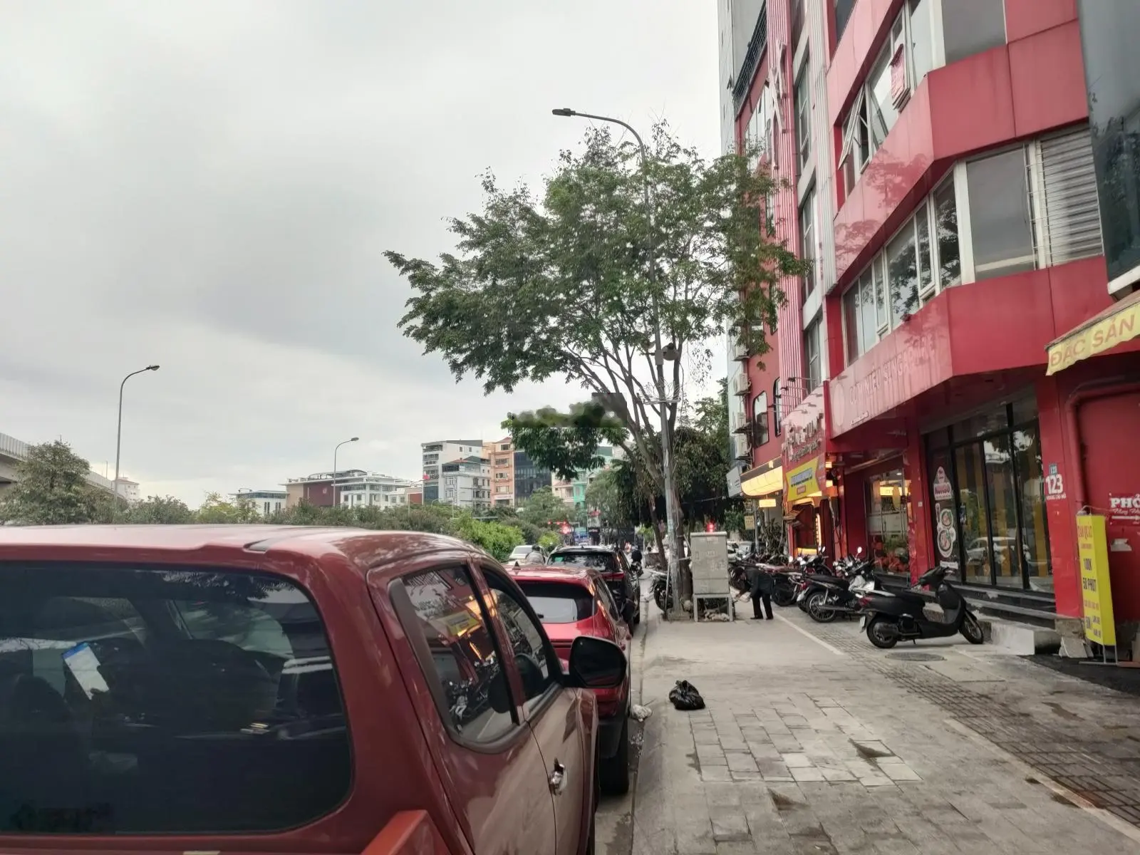 Mặt phố hoàng cầu đống đa dt 99,3m - 3tầng - mt4,2m - chỉ 32,5 tỉ