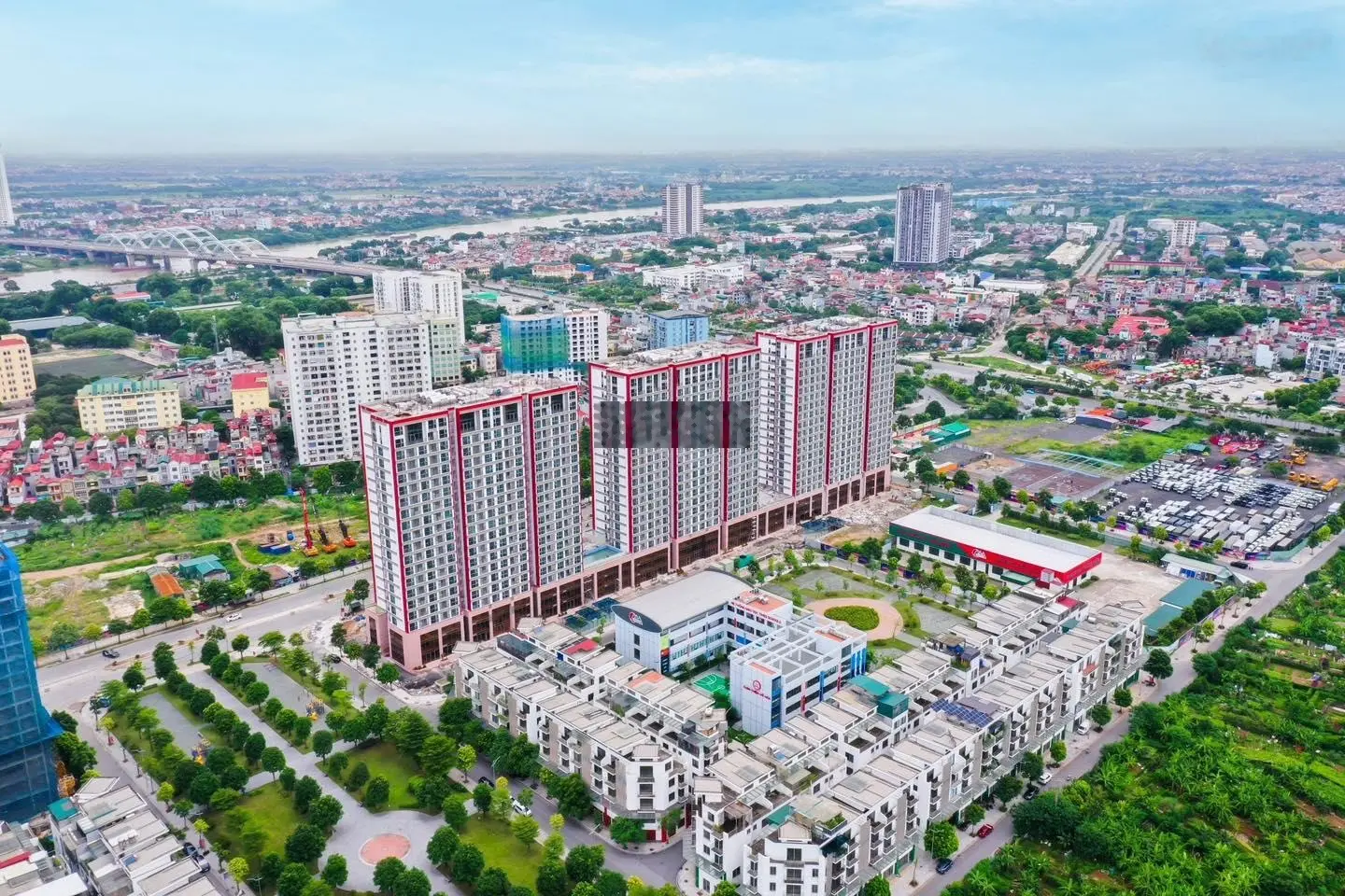 Chính chủ bán căn hộ 77m2, tầng 16 tại dự án Khai Sơn city, Long Biên giá rẻ0901 689 ***