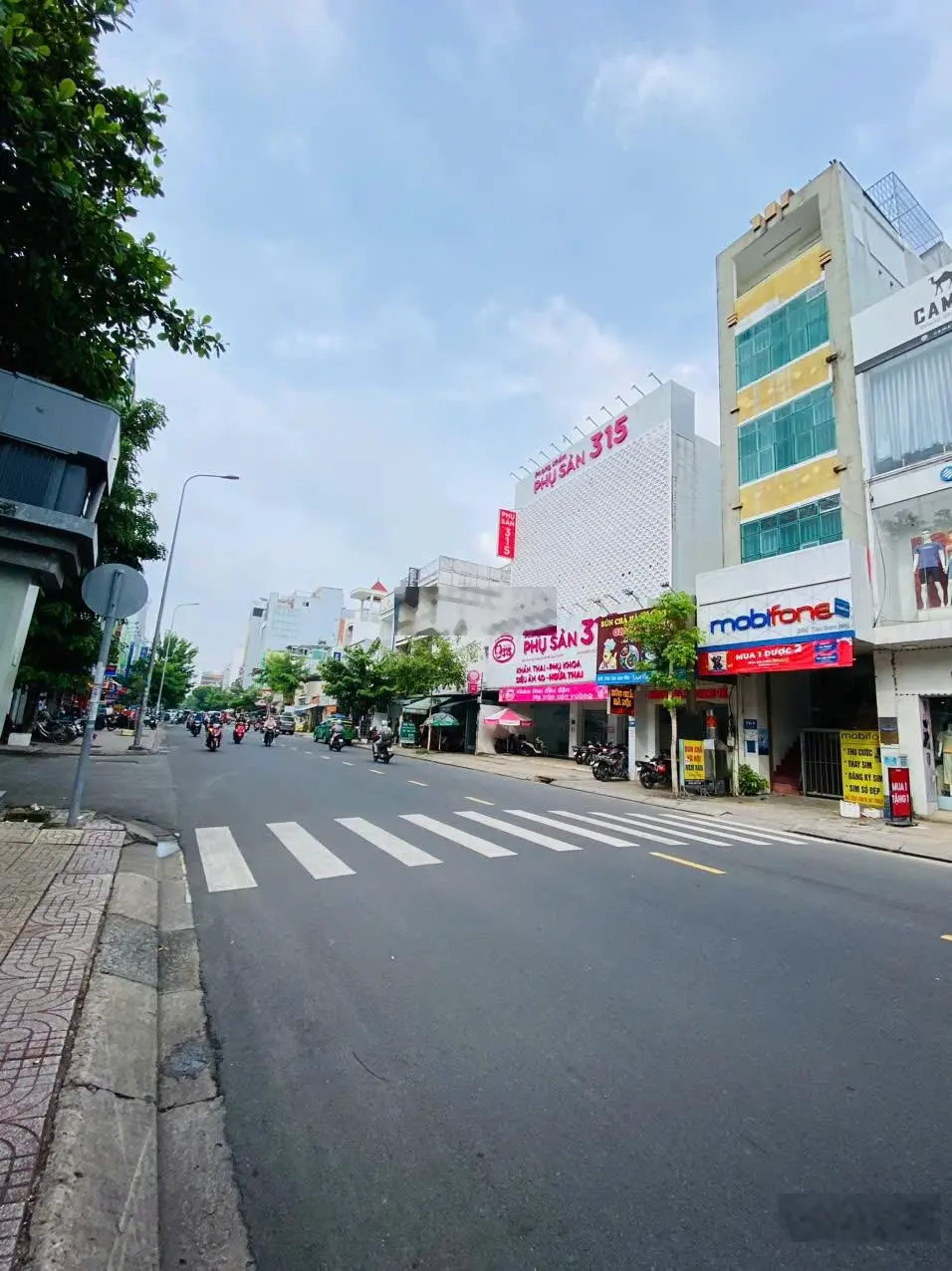 Bán nhà mặt tiền đường Trần Bình Trọng, P. 4, Q. 5. DT 5x20m, 3 lầu. Giá 28 tỷ thương lượng