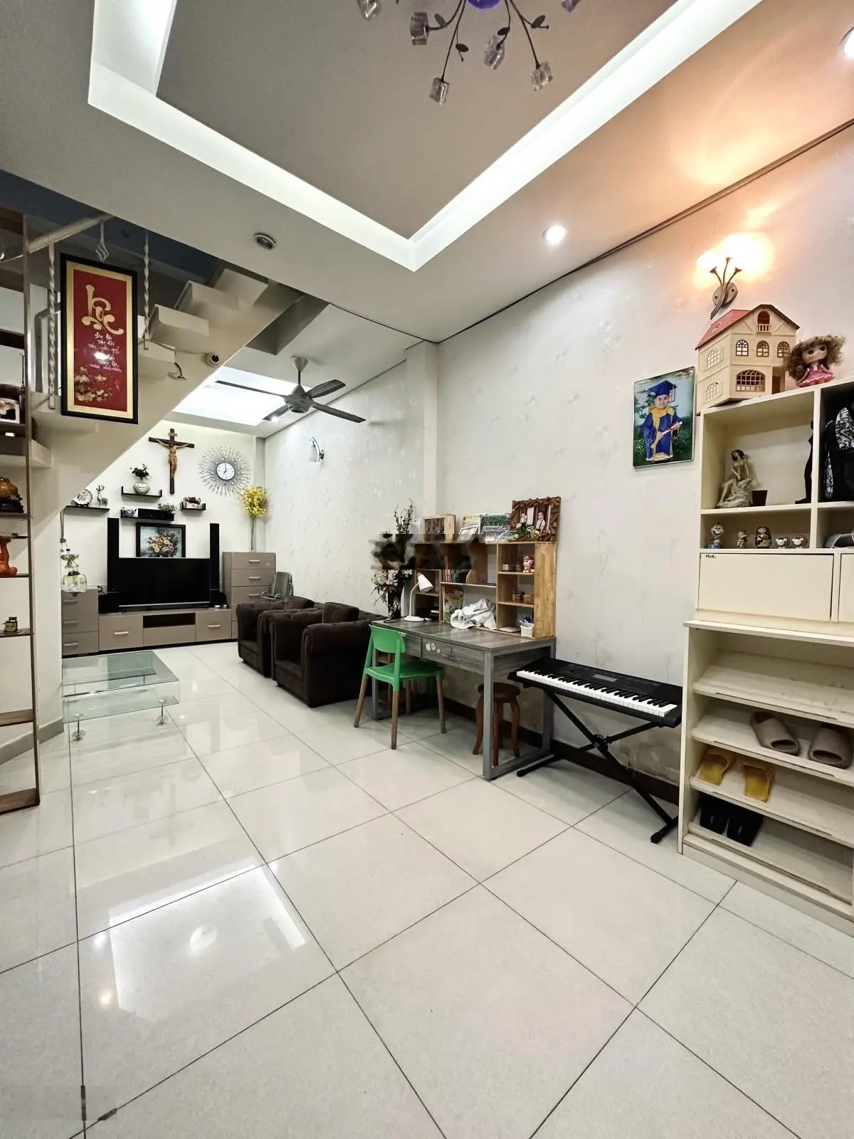 Bán gấp nhà 65m2 (5m x 13m) 2 lầu đường Nguyễn Trọng Tuyển giá 6,5 tỷ