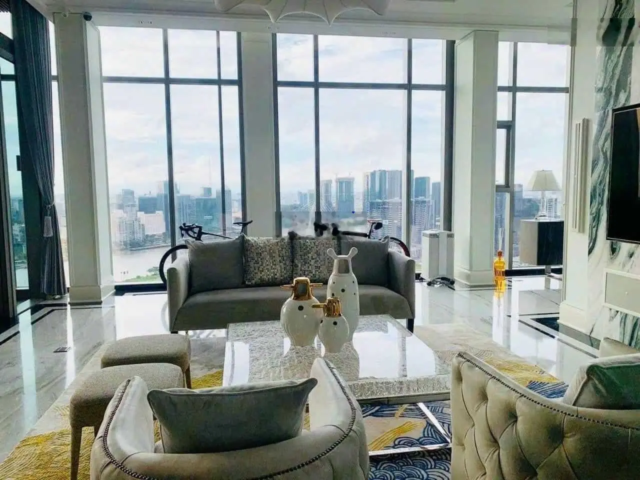 Cập nhật các căn hộ đặc biệt, siêu hiếm 4 PN - duplex-penthouse đang bán. LH: 0708 899 *** Hoàng Phú