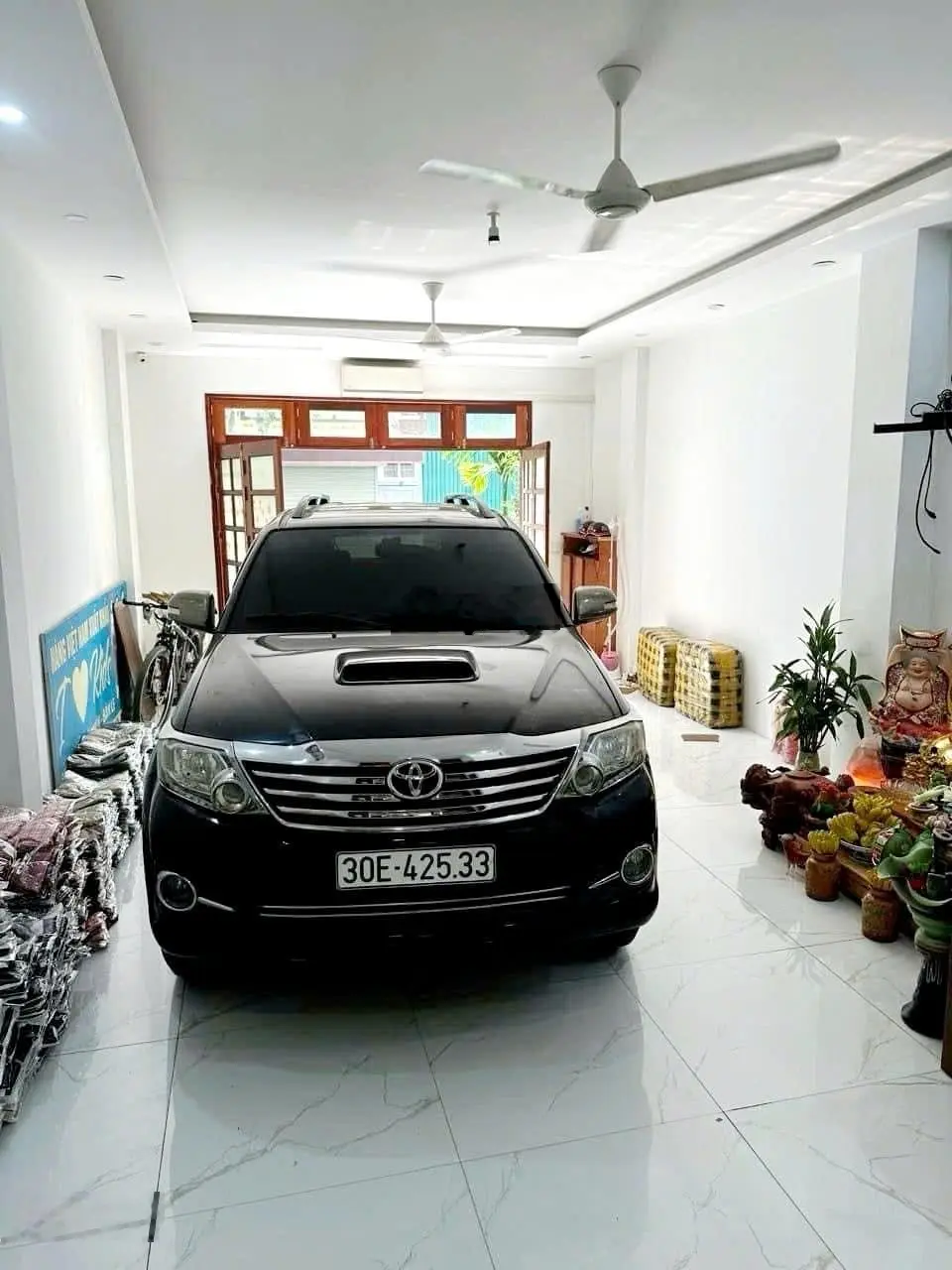 Bán nhà Hoàng Cầu Đống Đa DT 60m2 4 tầng ga ra ô tô 3 bứớc ra phố, giá chào bán 16 tỷ
