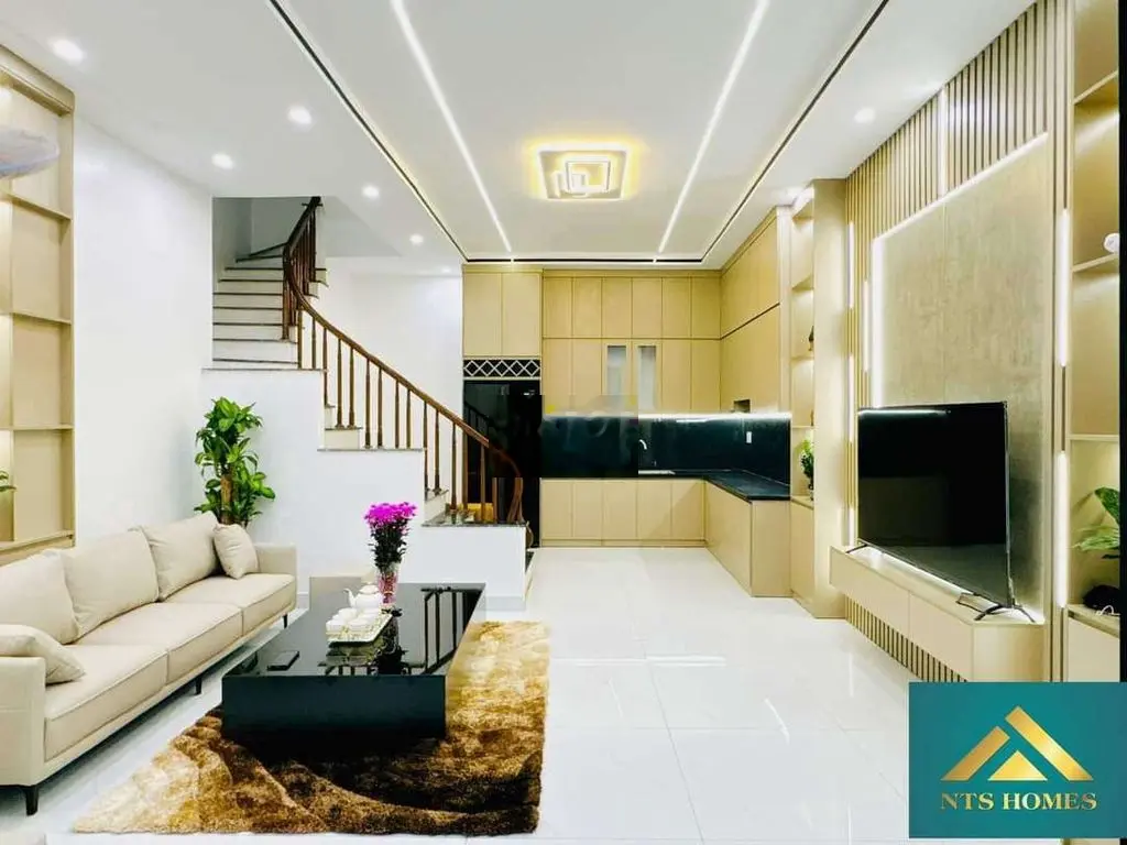 Bán nhà đẹp Trần Khát Chân - Hai Bà Trưng 43m2 full nội thất ở luôn