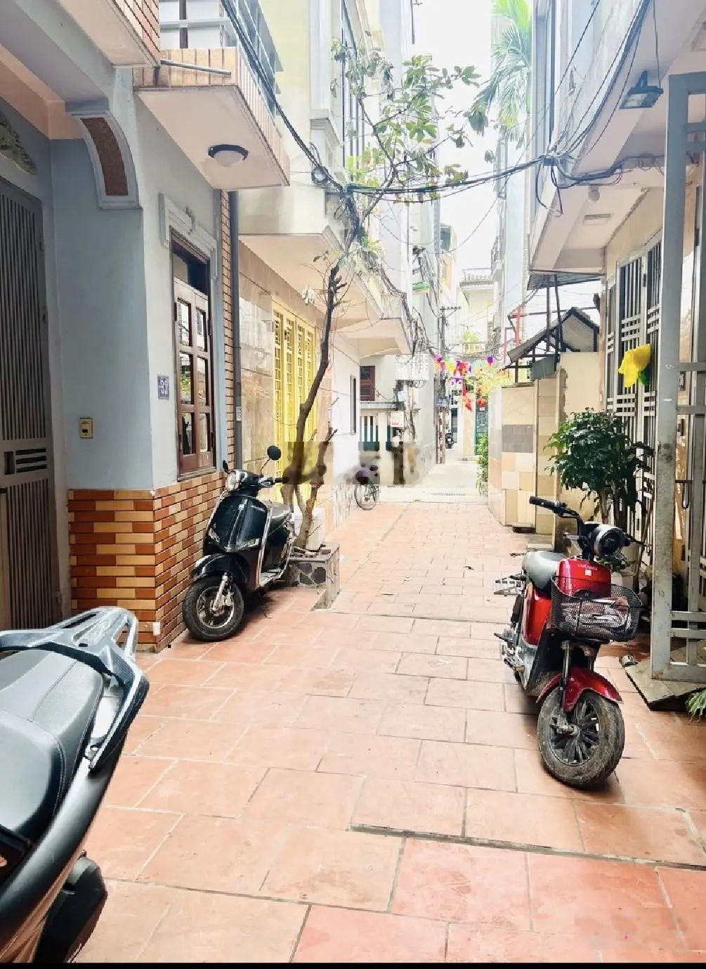 Siêu hót nhà phố Lĩnh Nam - Hoàng Mai, sổ nở hậu. Trước nhà ba gác quay đầu, ngõ nông gần phố