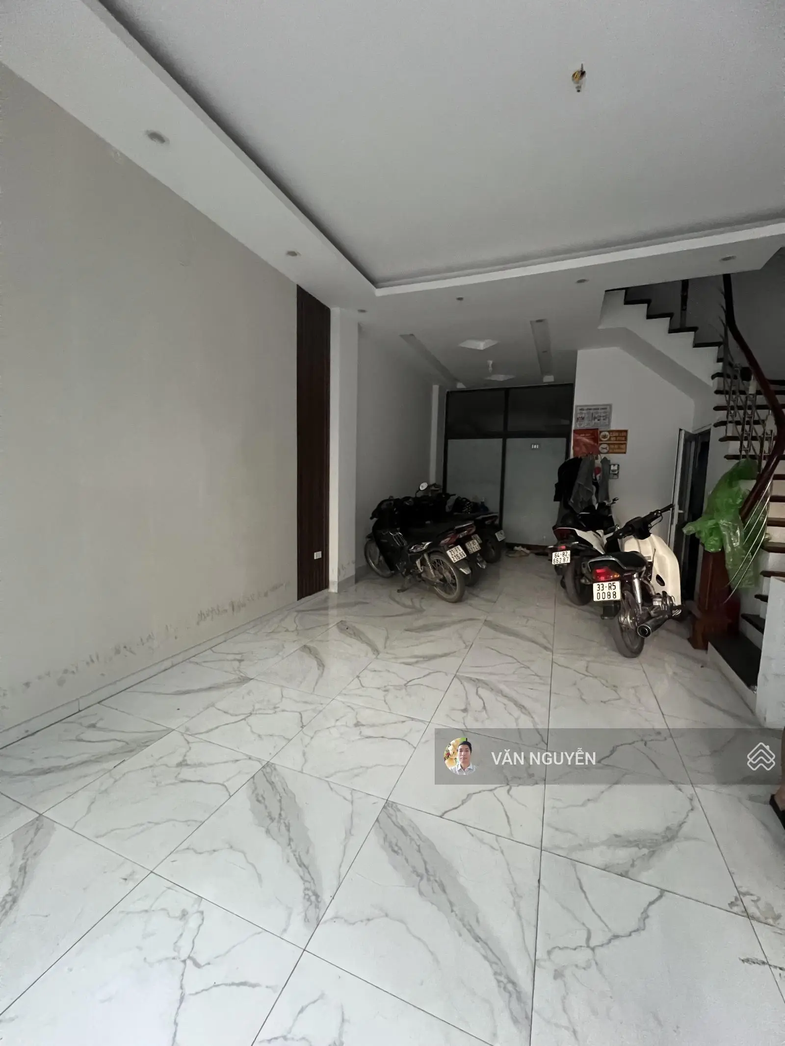 Bán nhà riêng đường Đình Thôn, giá 16 tỷ vnd, diện tích 64 m2, thang máy, ô tô tránh vào nhà