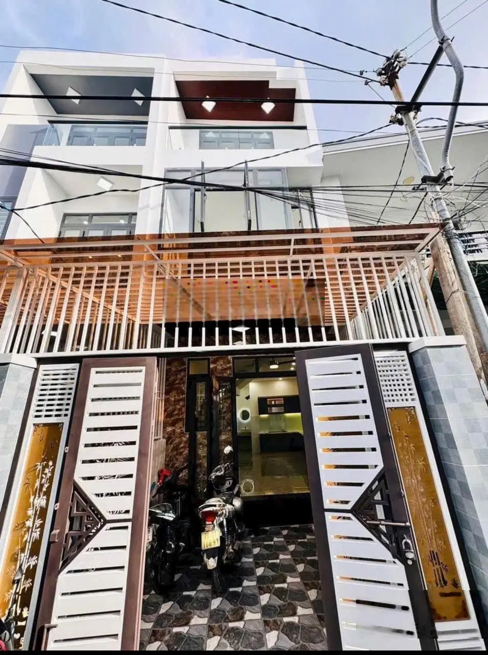 Nhà 3 tầng giá rẻ cho gia đình trẻ ngay trung tâm TP Nha Trang LH 0914456400