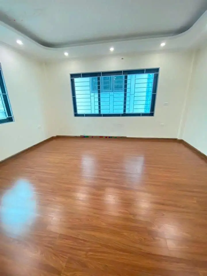Bán căn nhà dân xây dựng riêng biệt. Thiết kế 4 tầng hiện đại - ngay KDT Kim Chung giá hơn 4 tỷ