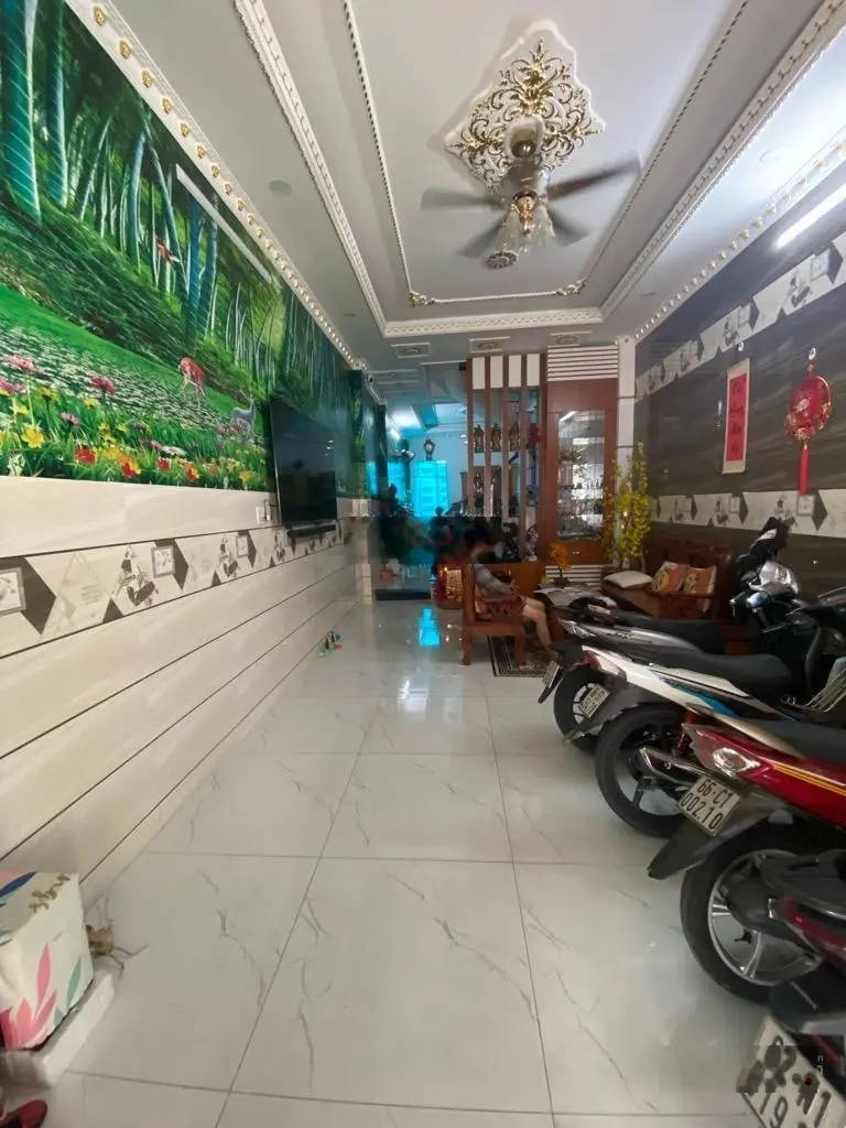 Bình Tân Gò Xoài-chủ giảm mạnh 500 triệu đi nước ngoài-5 tầng đúc 68m2 - giá chỉ nhỉnh 6 tỷ đồng