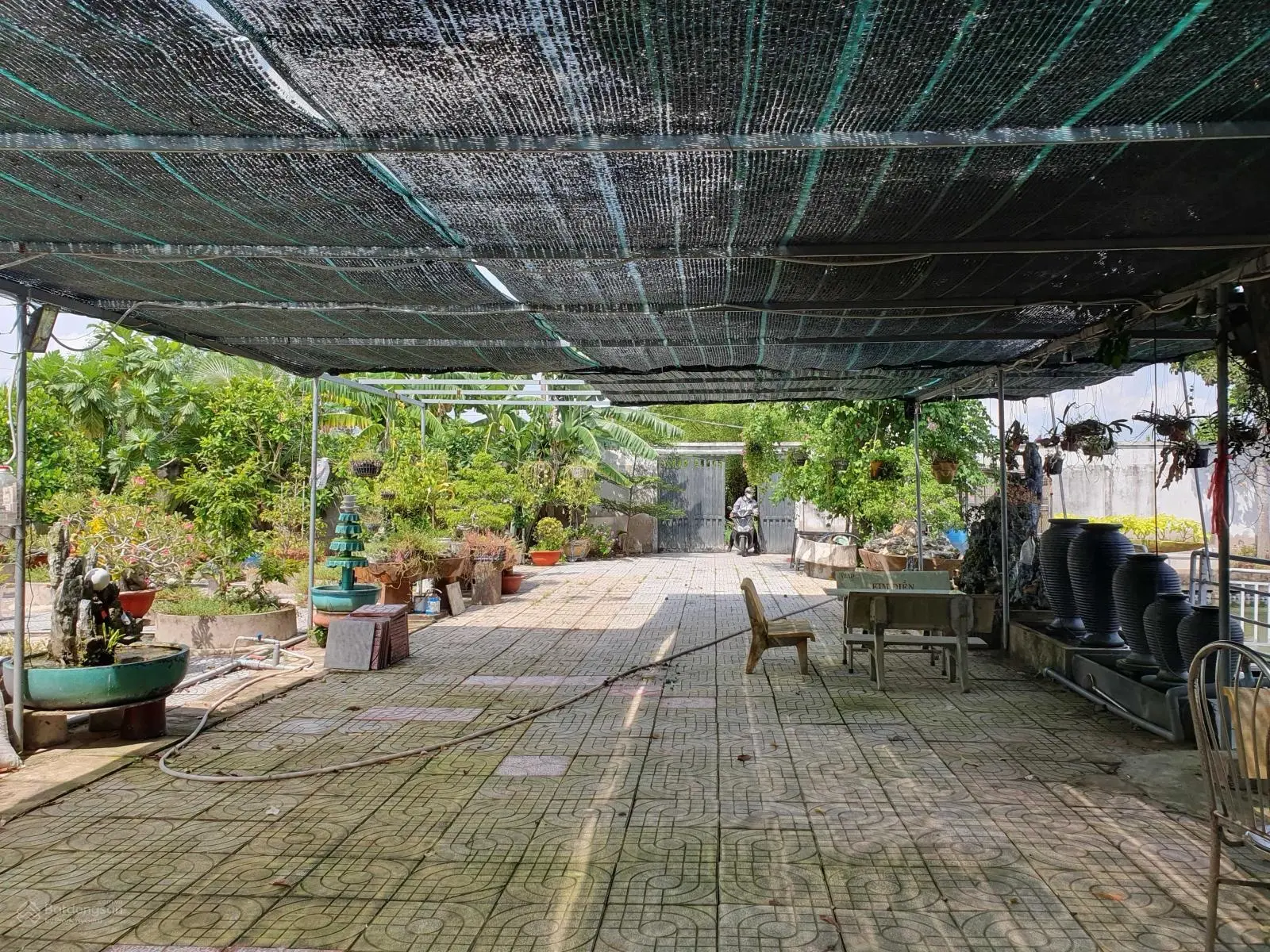 Giảm 1,5 tỷ bán gấp nhà vườn nghỉ dưỡng 2600m2 tại thị trấn Cần Giuộc, góc 2 mặt tiền đường
