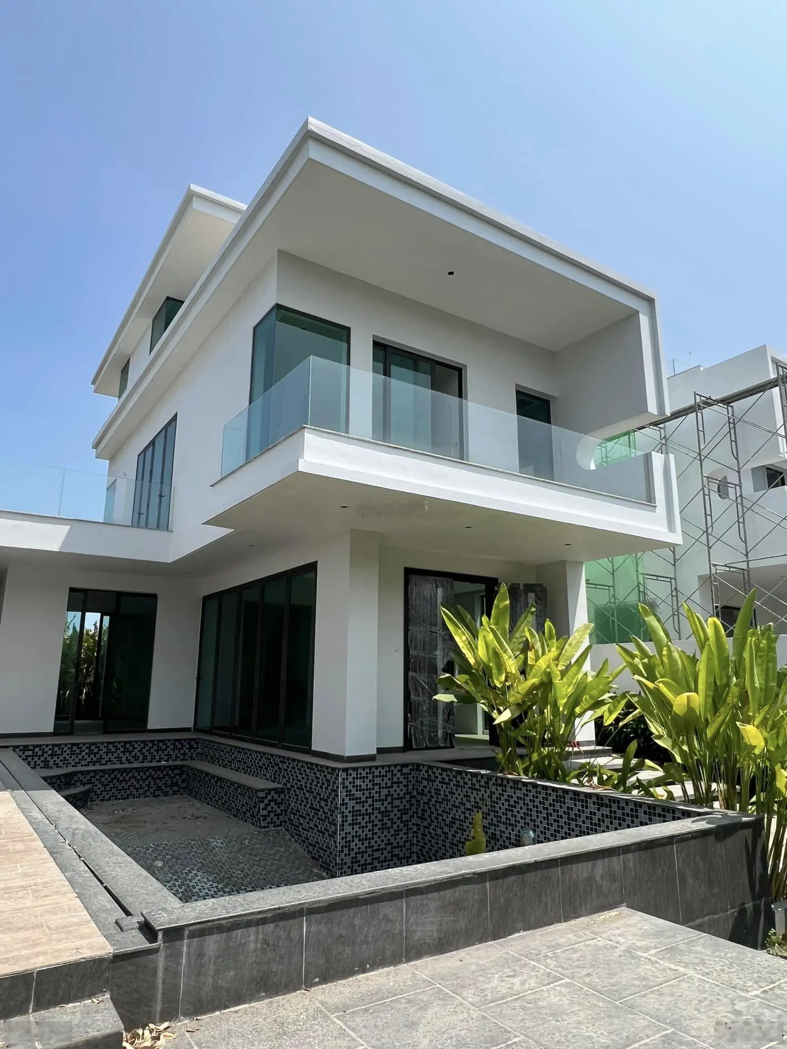 Bán căn biệt thự biển Hồ Tràm đơn lập 360m2 có hồ bơi riêng sổ hồng vĩnh viễn giá 25,5tỷ bán lỗ 2tỷ