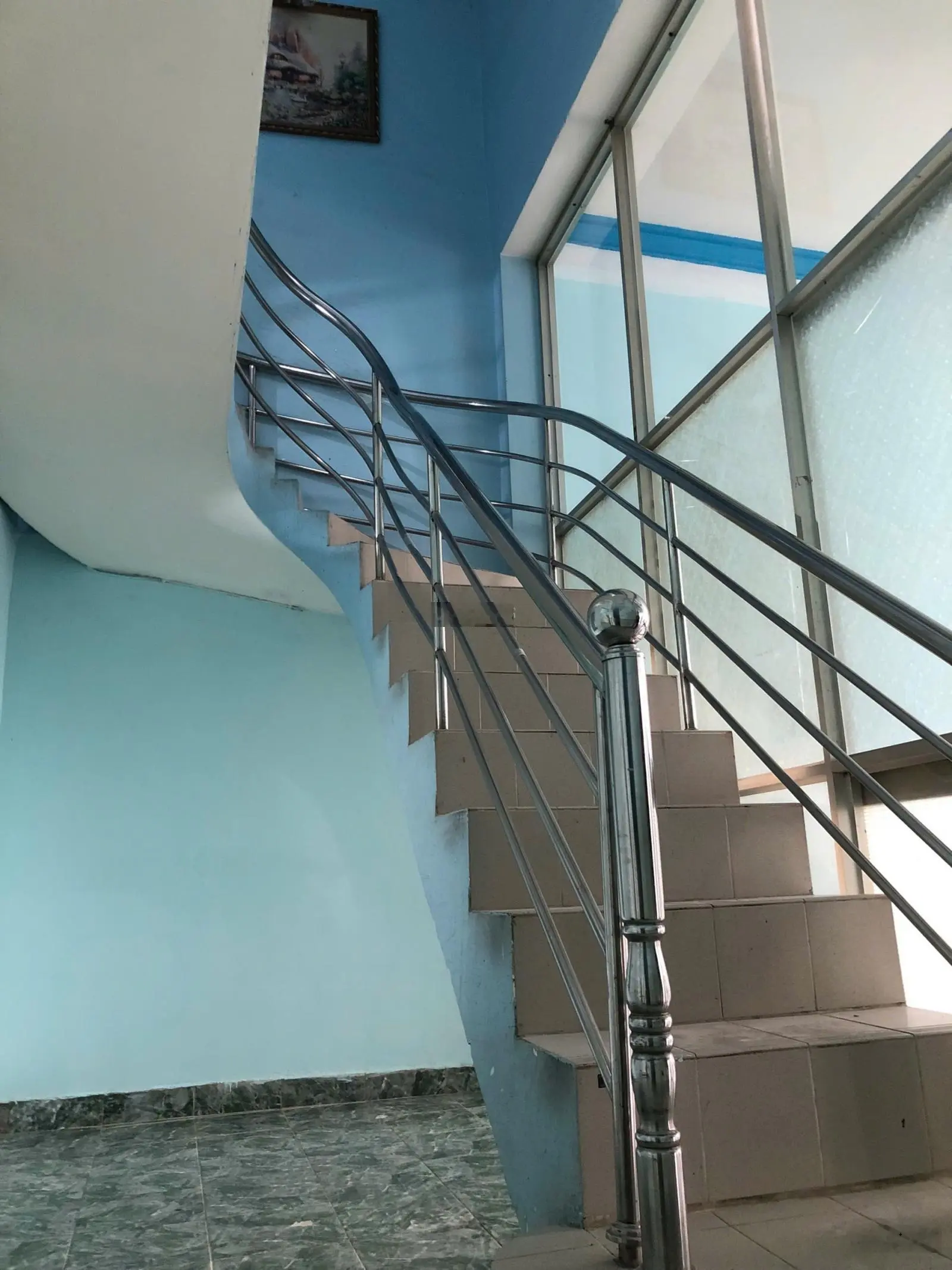 Gấp bán để định cư, HXH thông, nhà 3 tầng, DT: 96m2, ngang 8m, pháp lý chuẩn, tạo ra dòng tiền đều