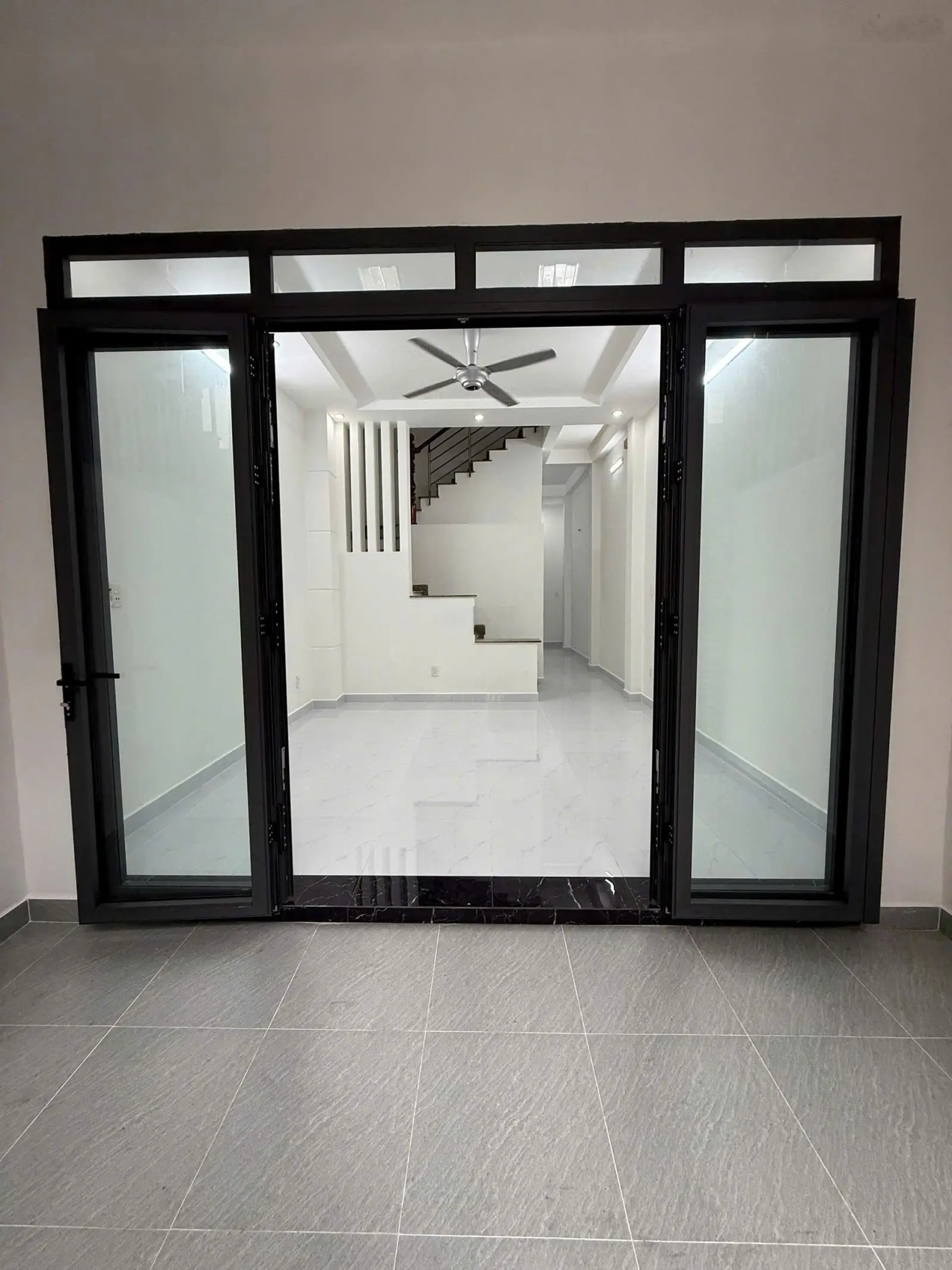 Nhà đẹp 1T2L sân thượng - đường 5m thông - TNPB, Quận 9