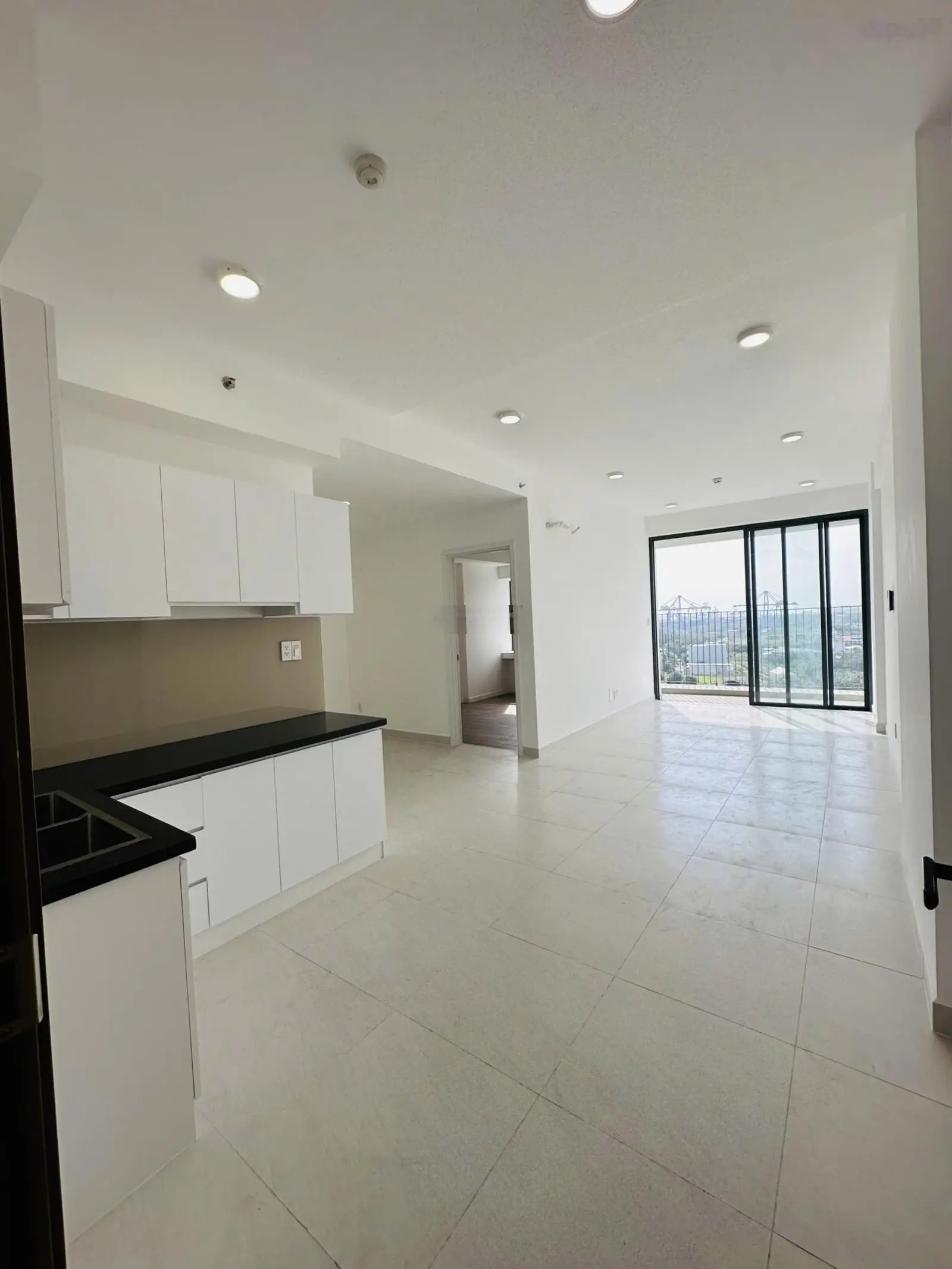 Kẹt tiền bán gấp căn hộ Ricca Q9 liền kề Q2 1PN+1 57m2. Nhà mới đã có sổ giá 1 tỷ 850