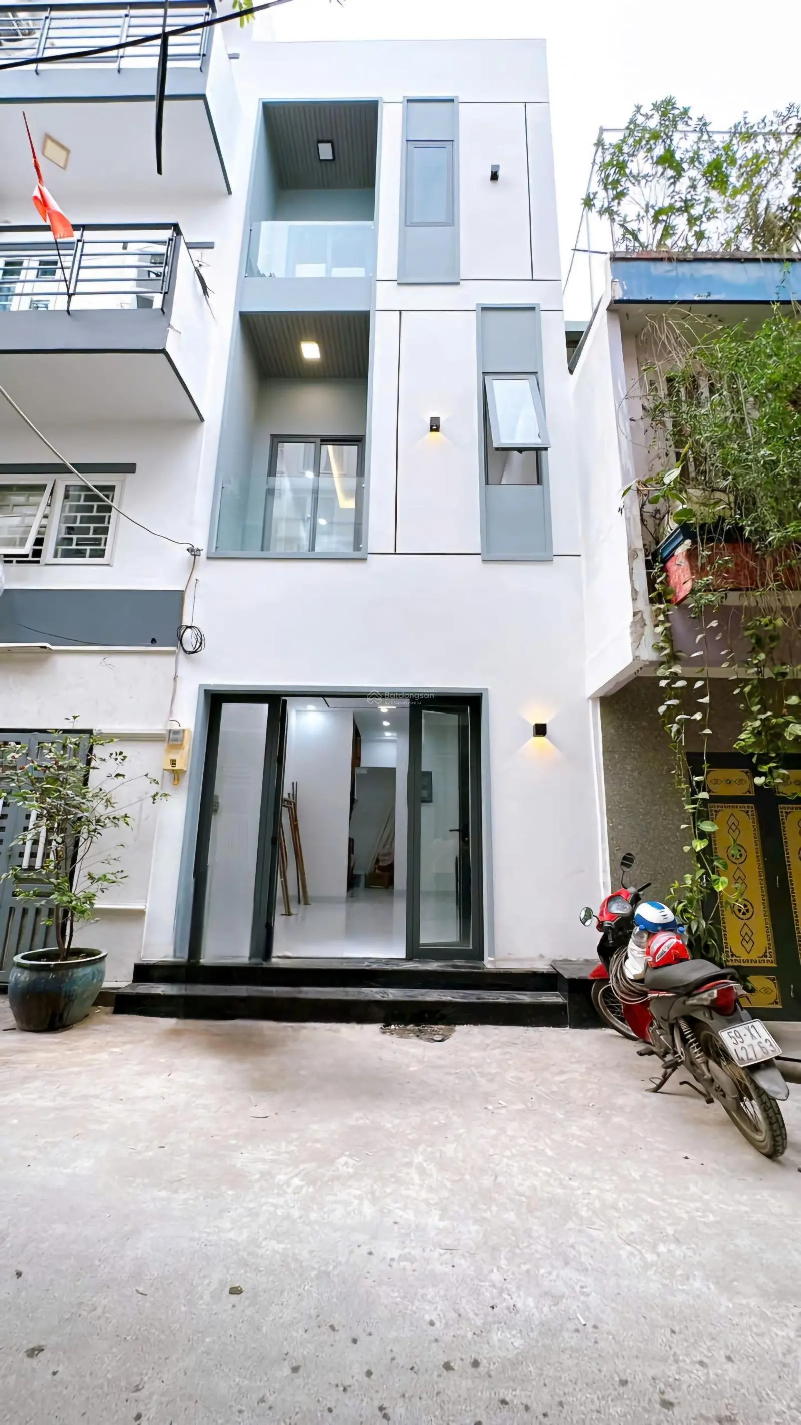 Bán nhà quận 4, nhà tốt, kèo thơm đường số xe hơi, 4 tầng xây mới hoàn công đủ, khu Vĩnh Hội !