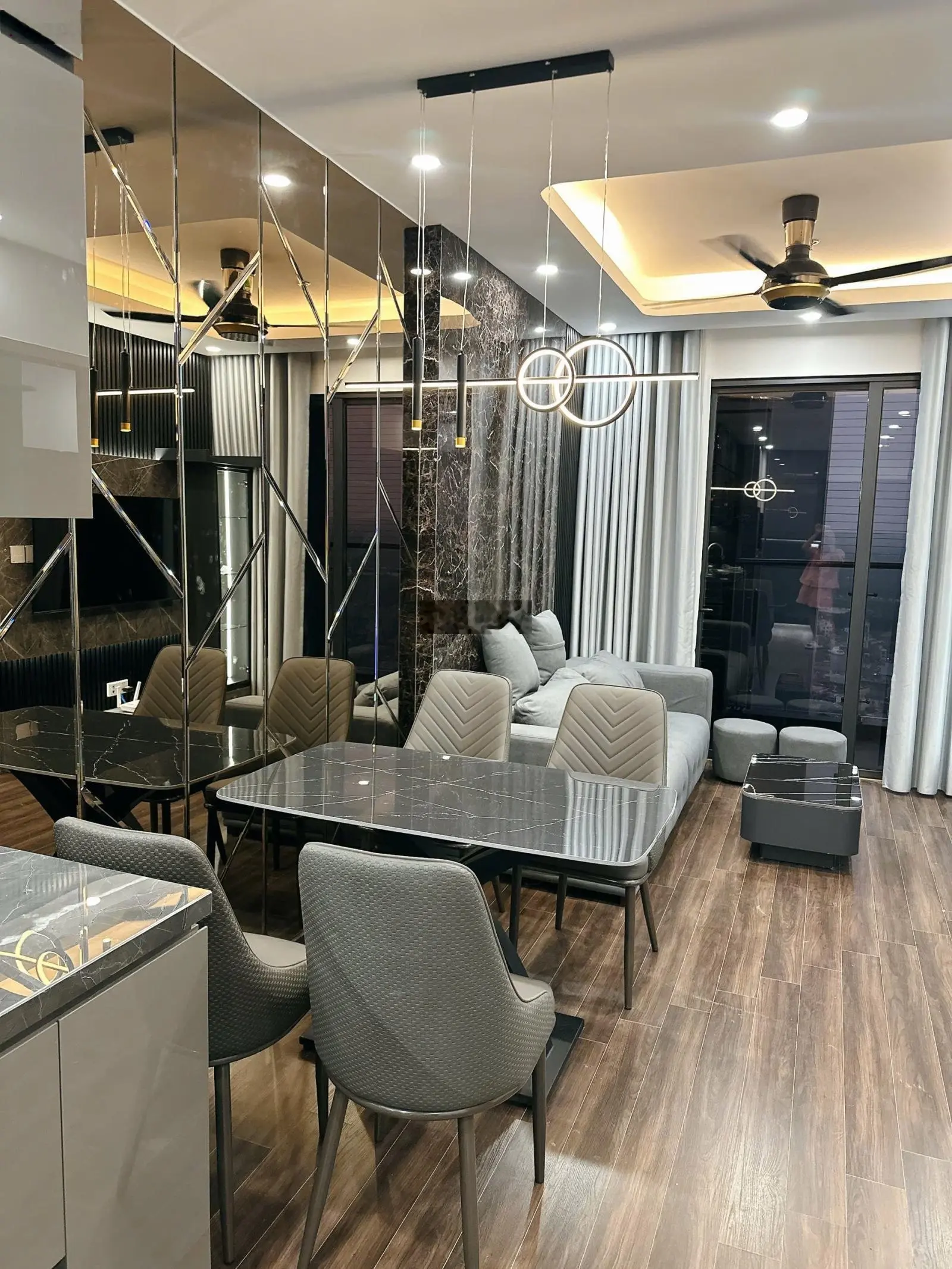 Bán căn hộ chung cư giá tốt tại Hoàng Huy Commerce, 2,367 tỷ VND, 67,4m2