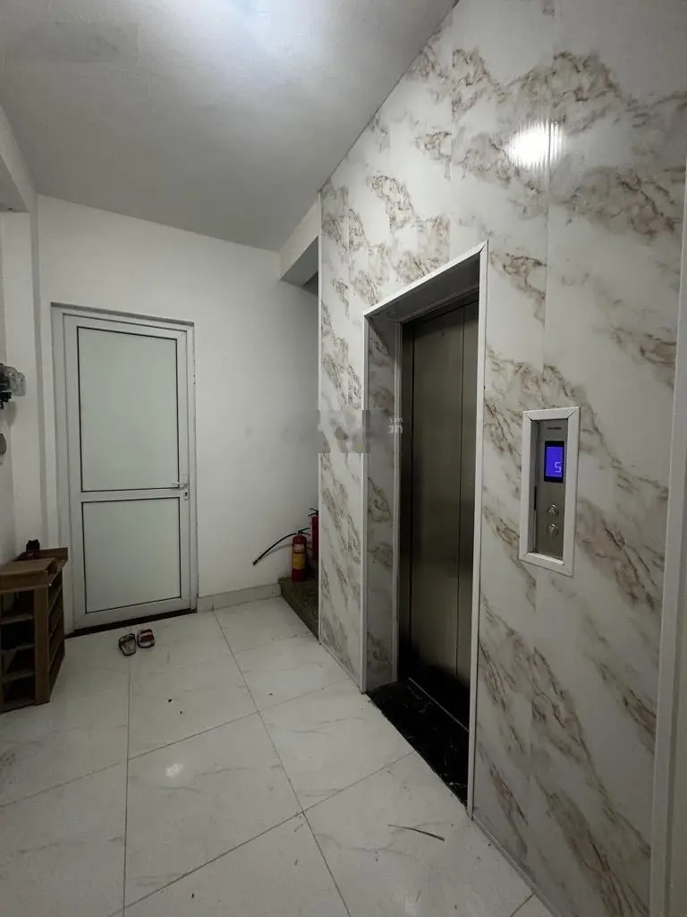 Bán nhà sát cầu Vĩnh Tuy Long Biên DT 95m2 xây 7 tầng - giá 15,9 tỷ dòng tiền 45tr hàng tháng