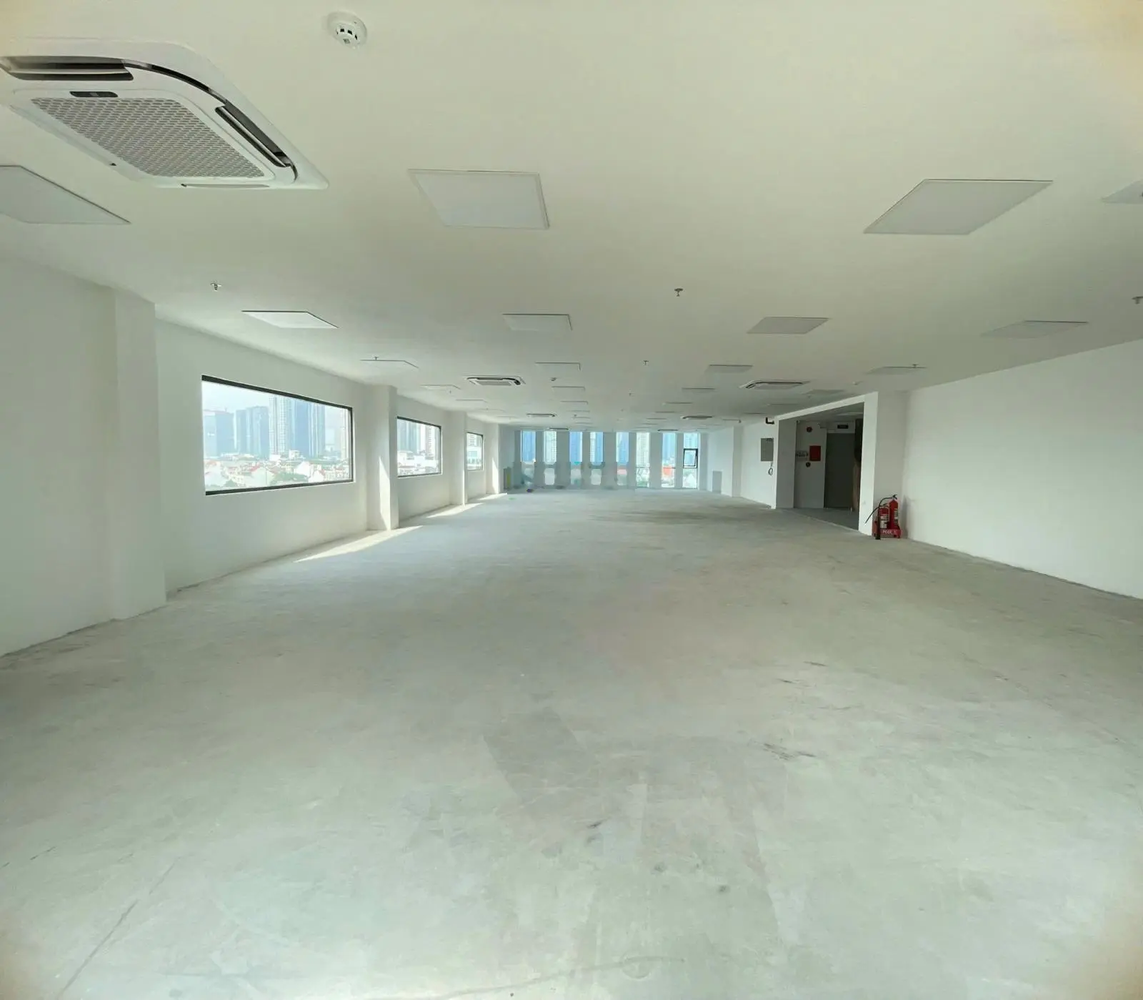 Tòa nhà ngang 16m Lê Quang Định Quận Bình Thạnh - Hầm 7 Tầng 2.380m2 - HĐT: 480tr/th - giá 114 tỷ