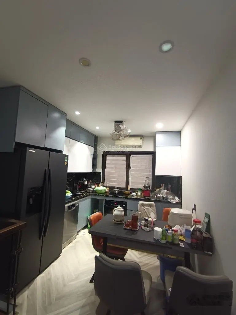 Nhà phân lô 8,5ha Phú Diễn - Bắc Từ Liêm,dt:50m2 nhà 5 tầng giá 13,7 tỷ oto tránh vỉa hè kinh doanh