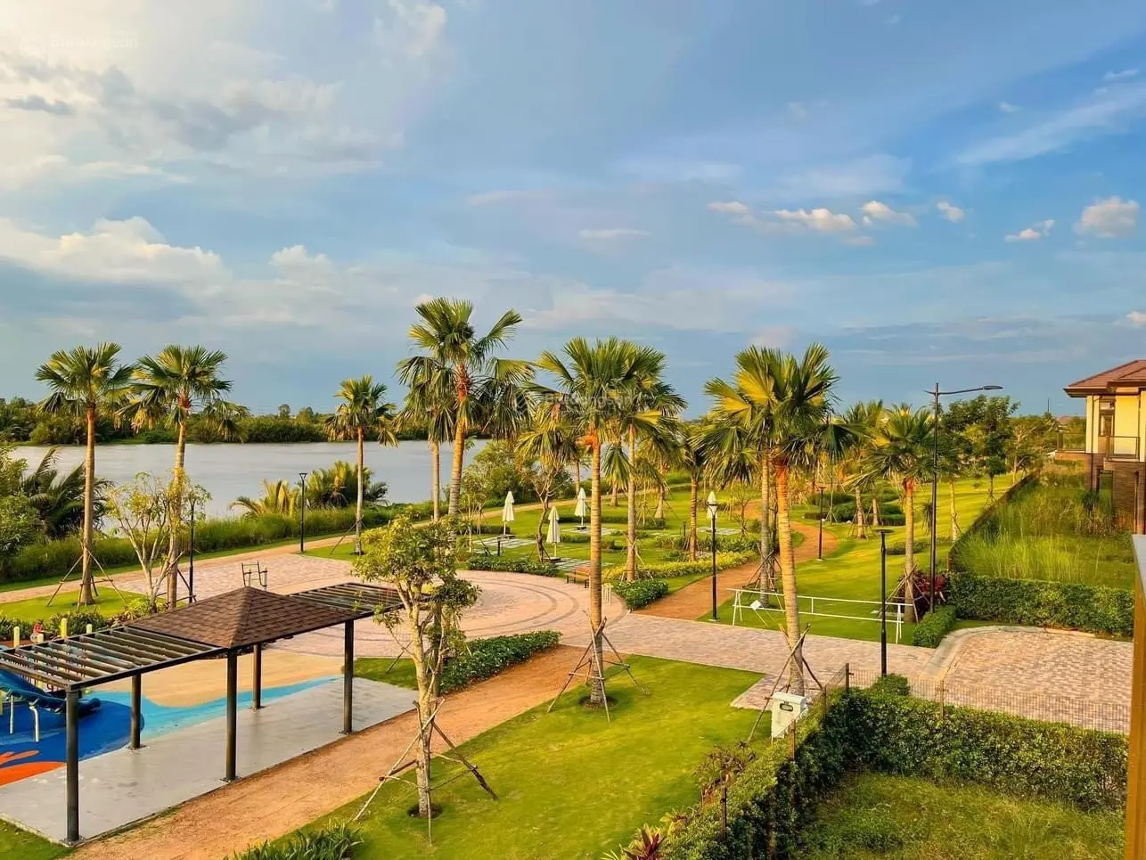 Bán nhà phố vườn, biệt thự, villa sông KĐT Waterpoint. Chỉ từ 3 tỷ có nhà ngay