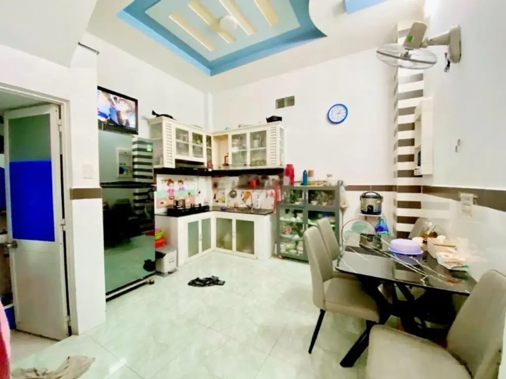 Nhà 3 tầng Mã Lò - 40m2 - 3 PN 3 WC - hẻm xe hơi - Sổ riêng - chỉ 4,7 tỷ