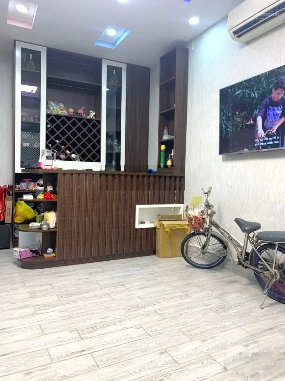 Nhà 30,7 m2 (ngang 6,6 m), 4 tầng 3pn, gần ra mặt tiền Hoàng Sa Q1. 6,9 tỷ