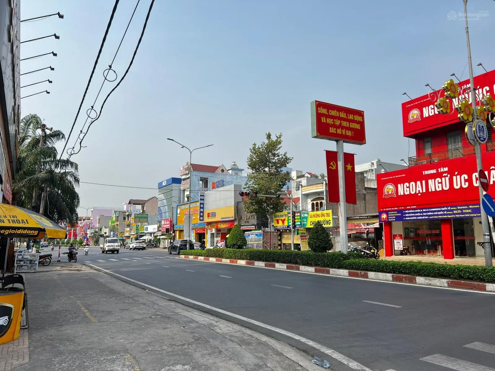 Nhà MT Ngô Thì Nhậm 7m x 25, 7x30 và 7x30m sổ riêng sát bên TTHC Dĩ An kinh doanh - biệt thự hạ giá