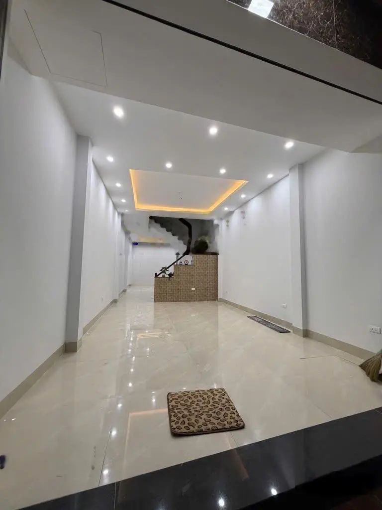 Bán nhà- trần duy hưng - cầu giấy- 60 m 6 t - ngõ thông kinh doanh - hai mặt thoáng vị trí siêu đep