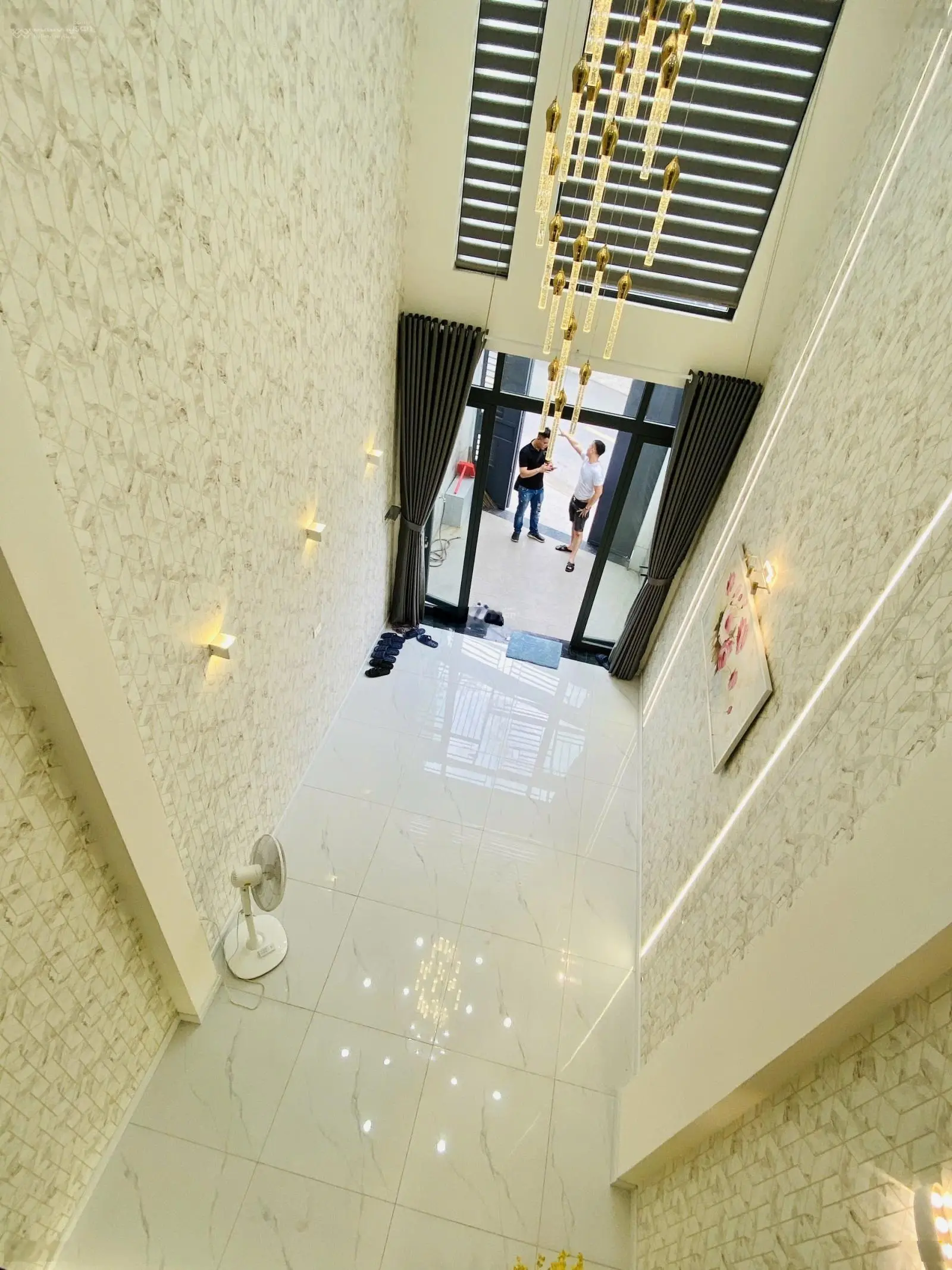 Bán Nhà Mặt Tiền Kinh Doanh giá như trong hẻm Nguyễn Duy Cung P12 Full nội thất 4tầng 5pn 6wc