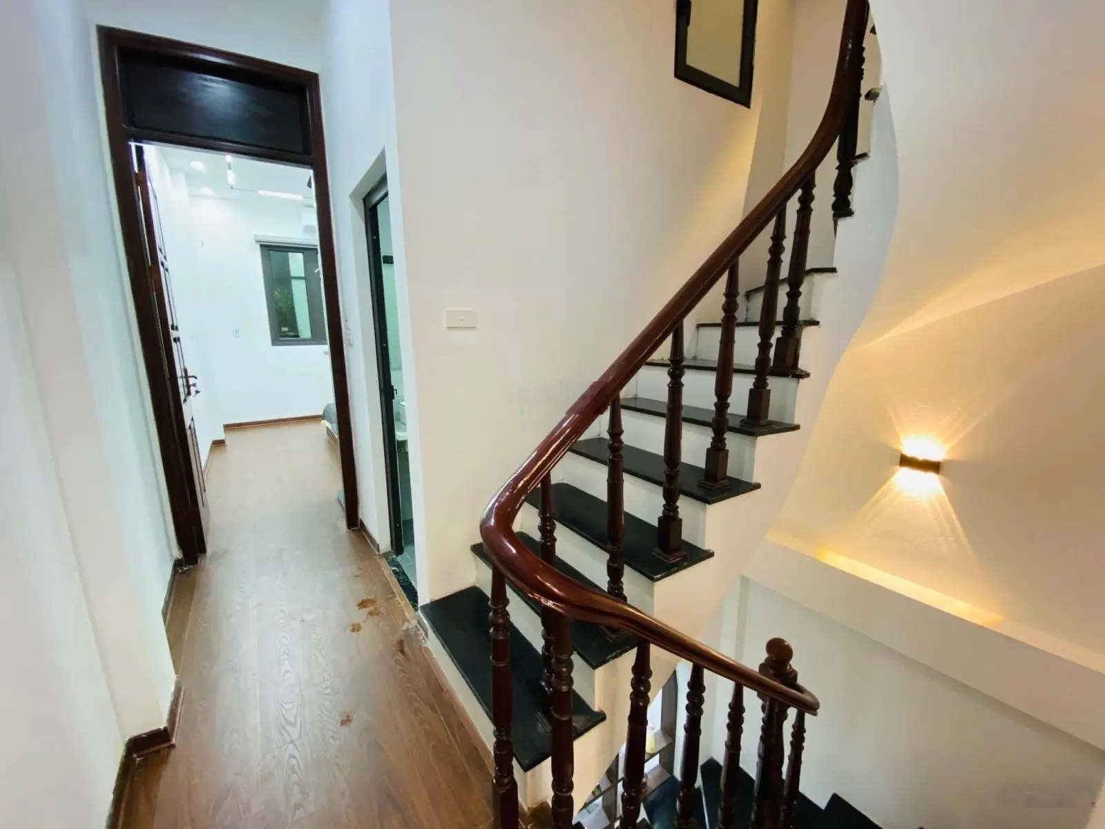 Hạ chào 200Tr !!! Nhà phố Vũ Tông Phan 37m*5T*3.9mMT - gần phố - ô tô đỗ gần - kinh doanh - hơn 6T