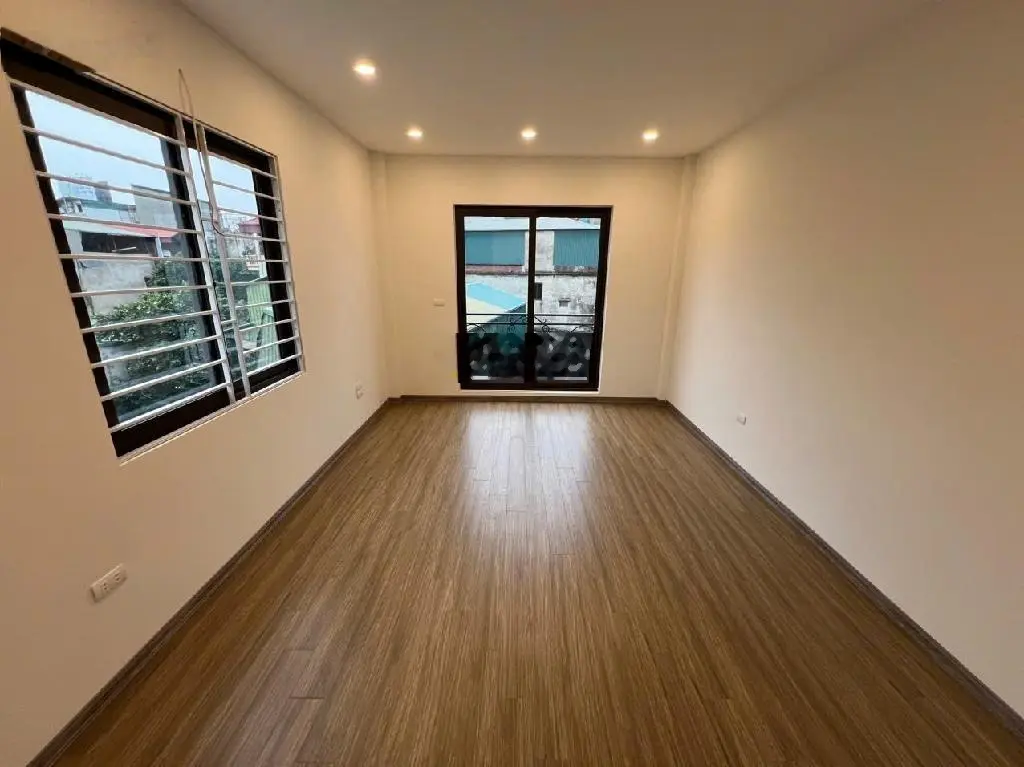 Bán nhà đẹp phố trạm long biên hà nội 80m2