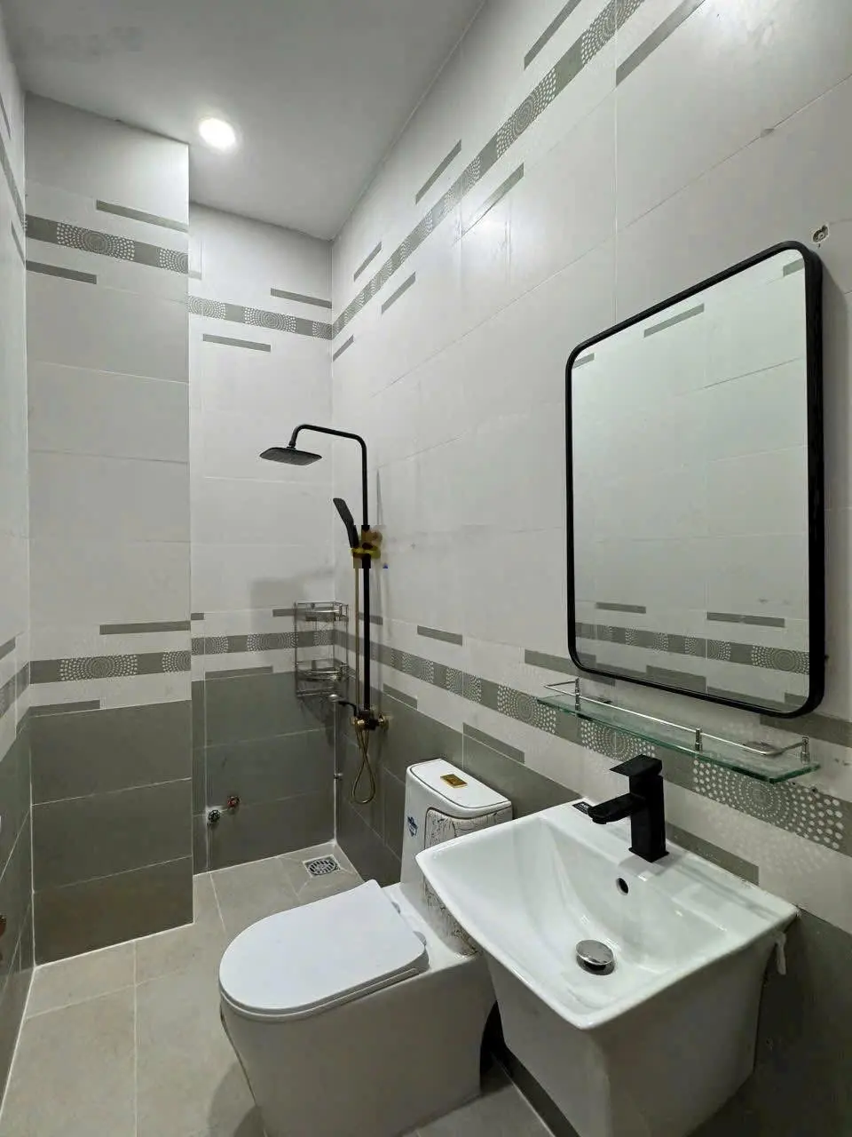 Bán nhà riêng tại Võ Văn Tần, Phường 5, Quận 3, giá 1,9 tỷ, dt 38.4m2. SHR