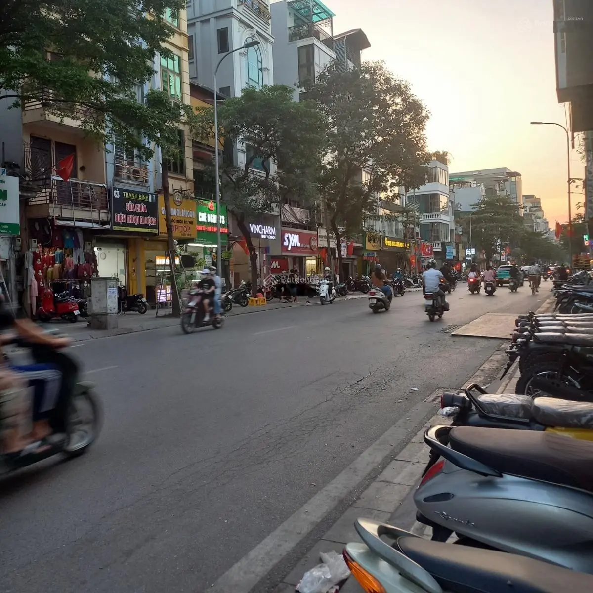 Bán nha mặt phố khâm thiên - diện tích 124m2 - sổ đỏ pháp lý chuẩn - kinh doanh hoặc cho thuê