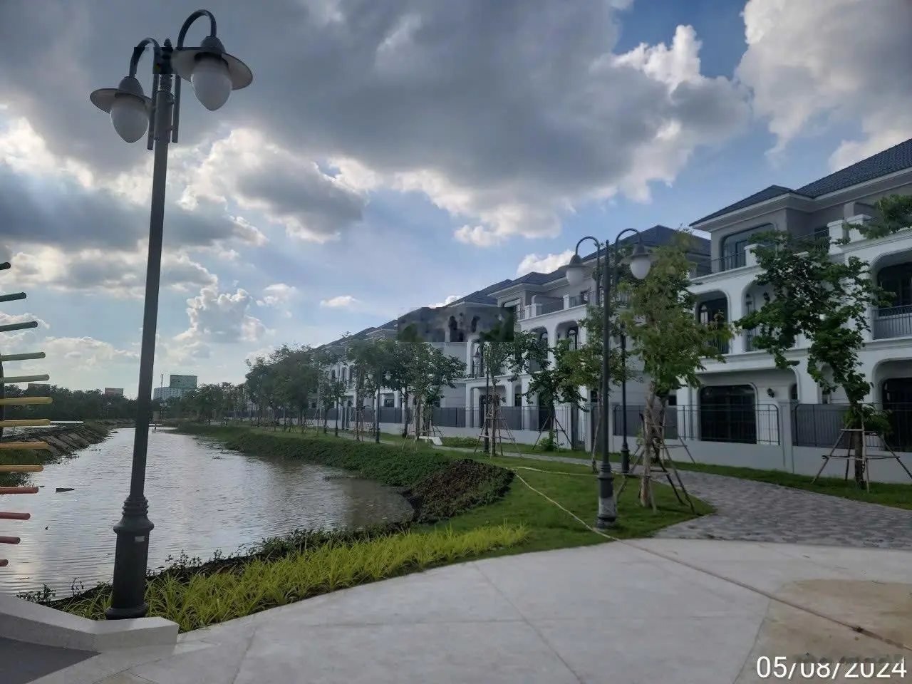 Bán Biệt thự song lập 10x25m, view sông