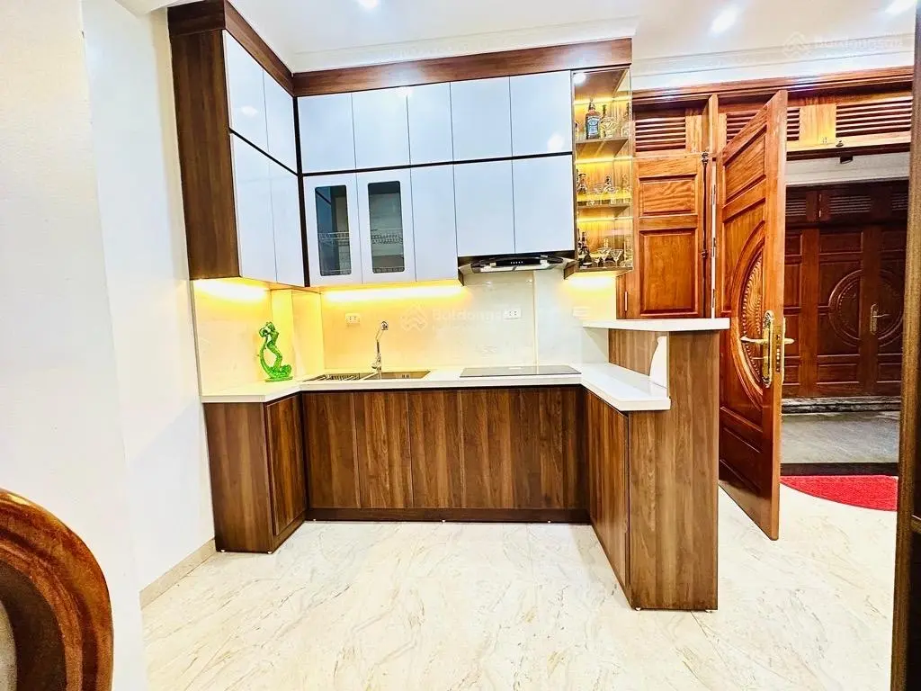 Bán nhà Hào Nam - phân lô - oto gần - 8.35tỷ