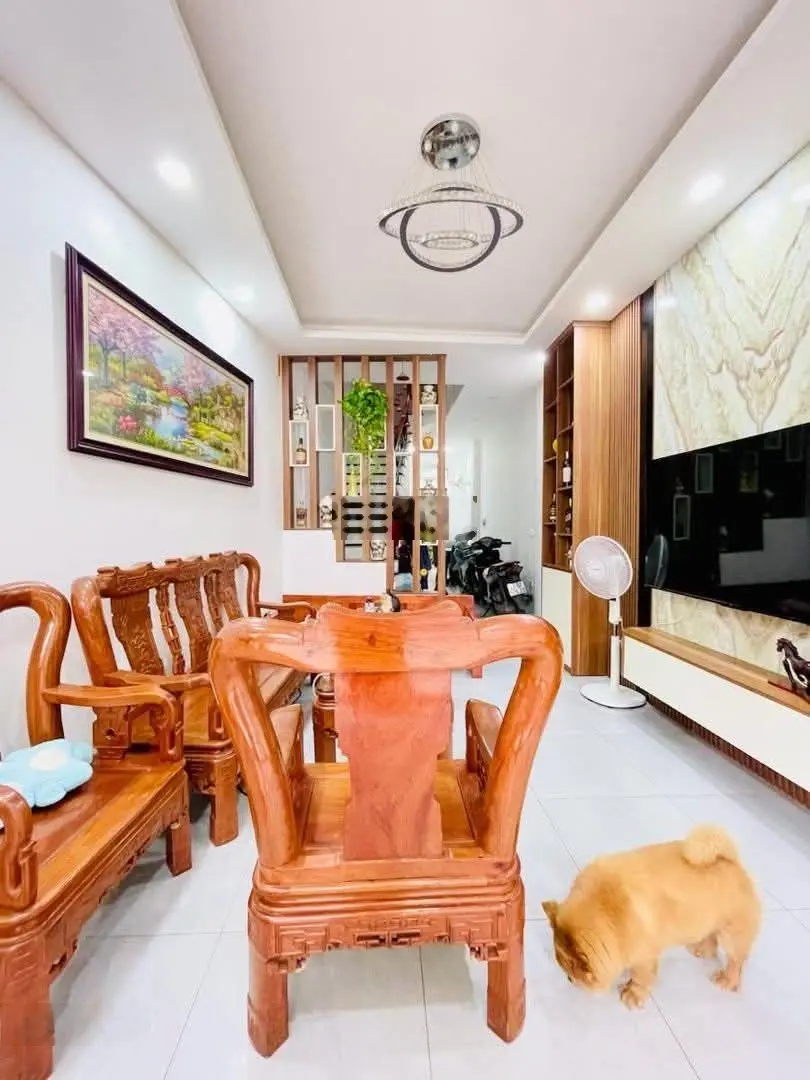 Nhà đẹp cực hiếm phố minh khai, ô tô qua nhà ngõ thông kinh doanh tốt, lại gần ô tô tránh