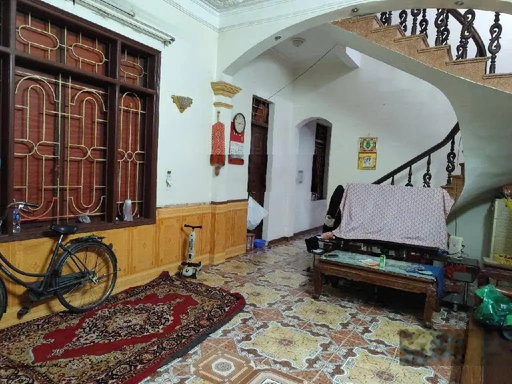 Mặt đê vàng phúc lợi - vỉa hè - kinh doanh- 3 ô tô tránh - nhà dân xây từ đầu- dt 133m2- giá 18tỷ