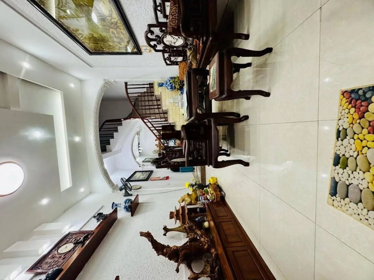 Bán nhà trần cung. 55 m2, 4 tầng dân xây. ngõ nông, thông, 2 thoáng trước sau. giá 10.5 tỷ