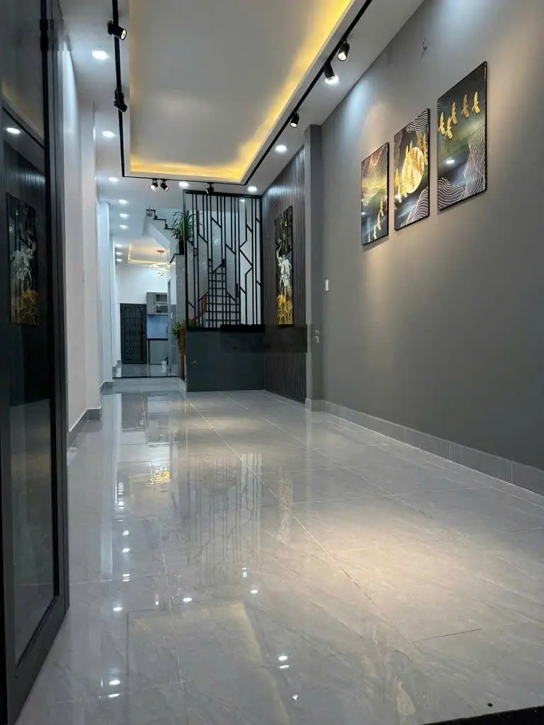 Bán gấp nhà Đẹp MT Chánh Hưng, P.Hưng Phú Q8. DT40m2. Giá chỉ 5,2tỷ.
