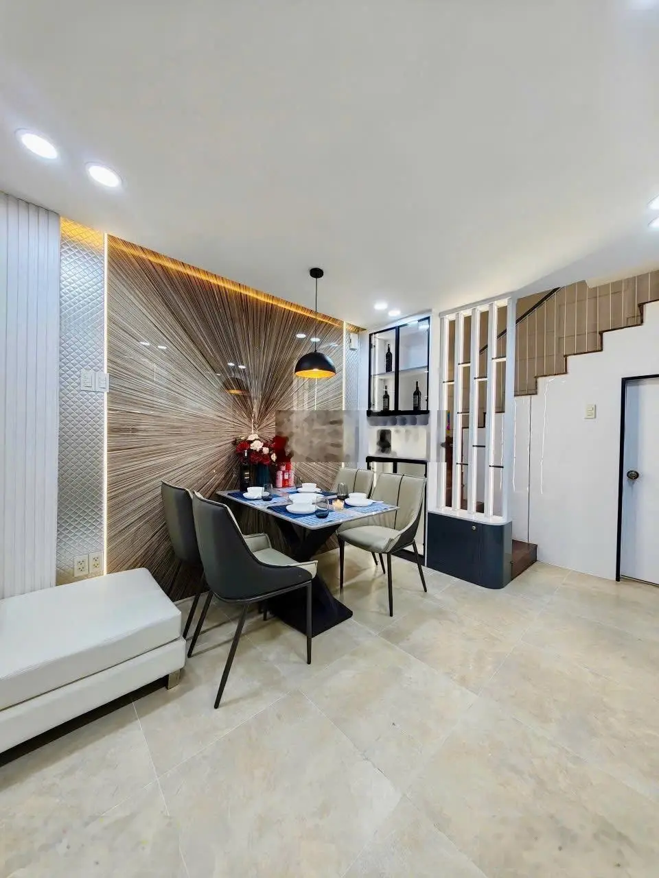 Bán nhà 3 tầng Phan Xích Long, kết cấu đep, hẻm thông giá 6,95 tỷ