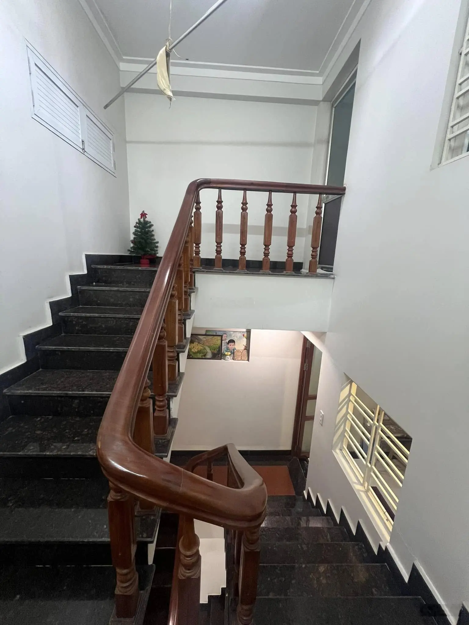 Bán nhà 40m2 xây 3,5 tầng ngay trong khu phân lô trung tâm phường Sở Dầu, Hồng Bàng Chỉ 3.7 tỷ