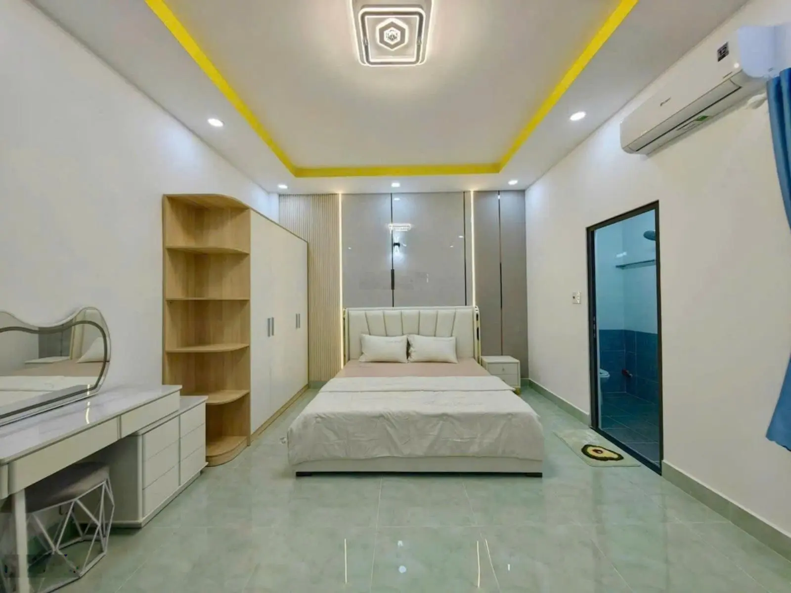 Siêu phẩm nhà đẹp cần ra gấp để chủ đi nước ngoài ngay hẻm đường Đoàn Nguyễn Tuấn, 70m2, sổ riêng