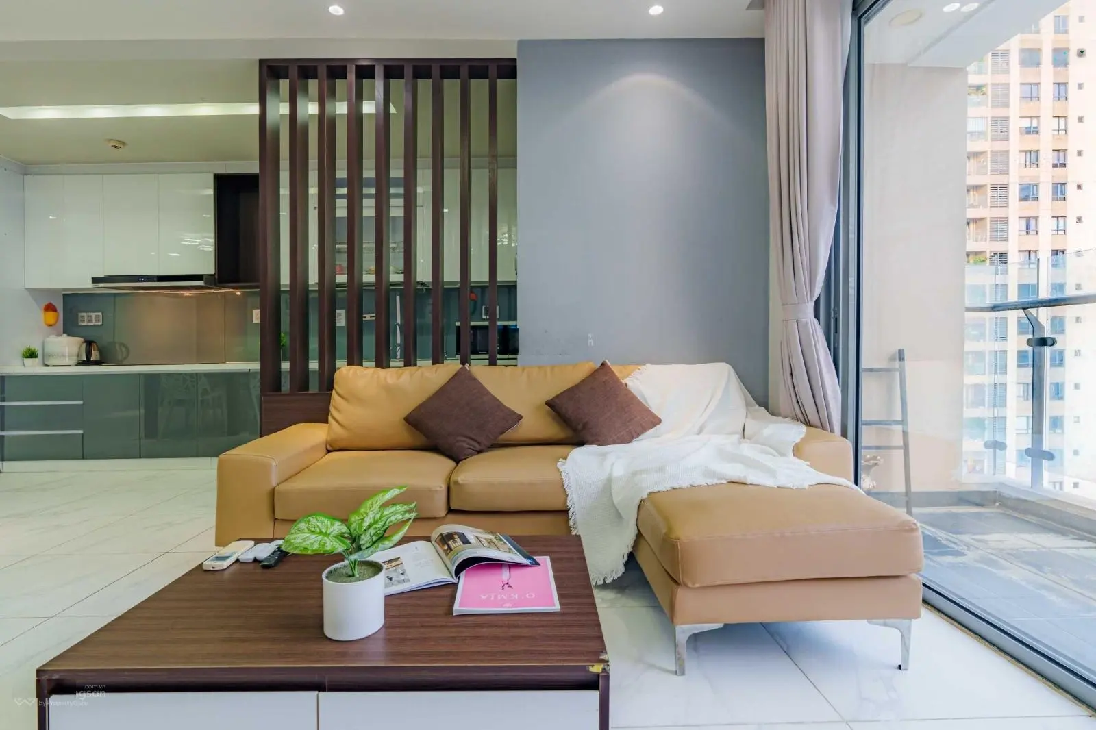 Cần bán gấp căn hộ chung cư Sky Center Tân Bình 97m2, 3PN, Full NT giá: 5,1 tỷ. LH 0931 196 *** Thành