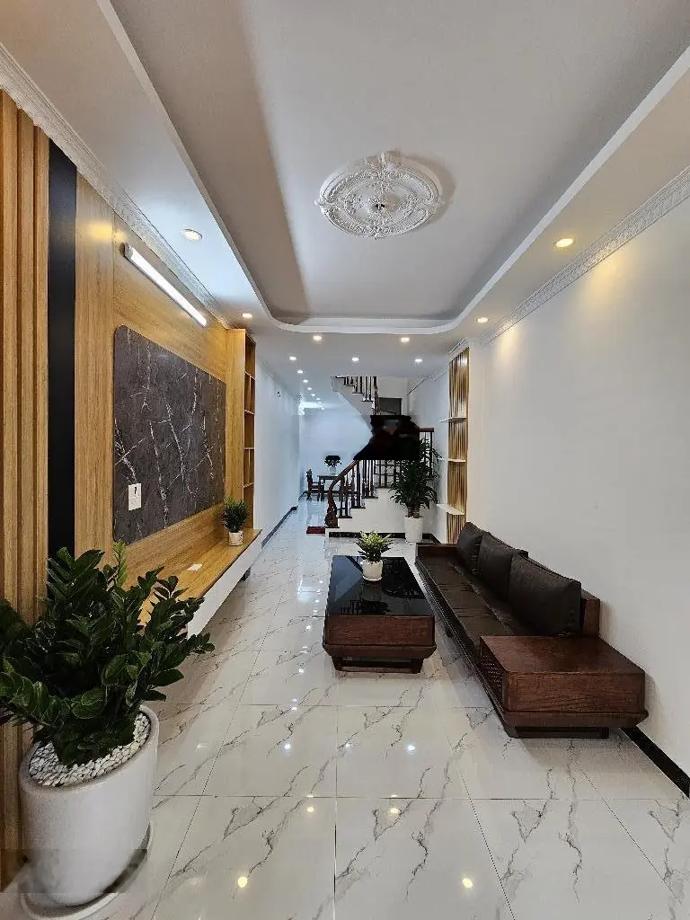 Siêu phẩm Phố Trạm 45m2 giá 6 tỷ full nội thất - nhà mới toanh ngõ nông và rộng