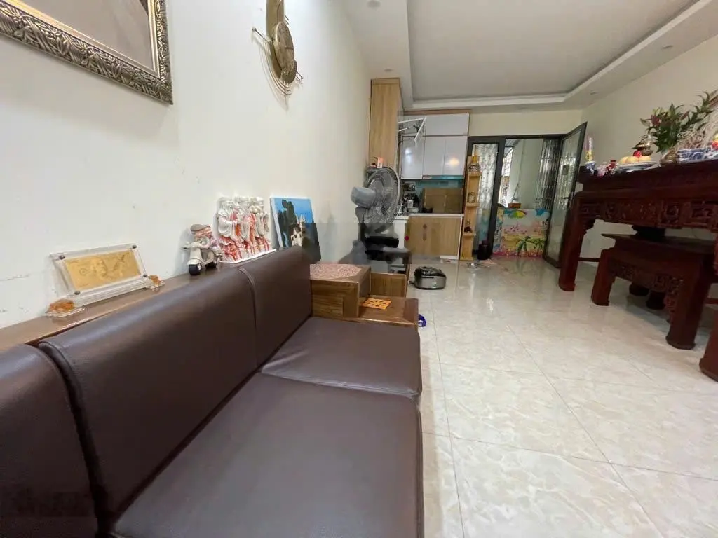 Bán căn hộ tập thể ngõ 16 Tây Kết DT 75m2 thiết kế 2PN, 2 WC giá chỉ 3.5 tỷ view đẹp