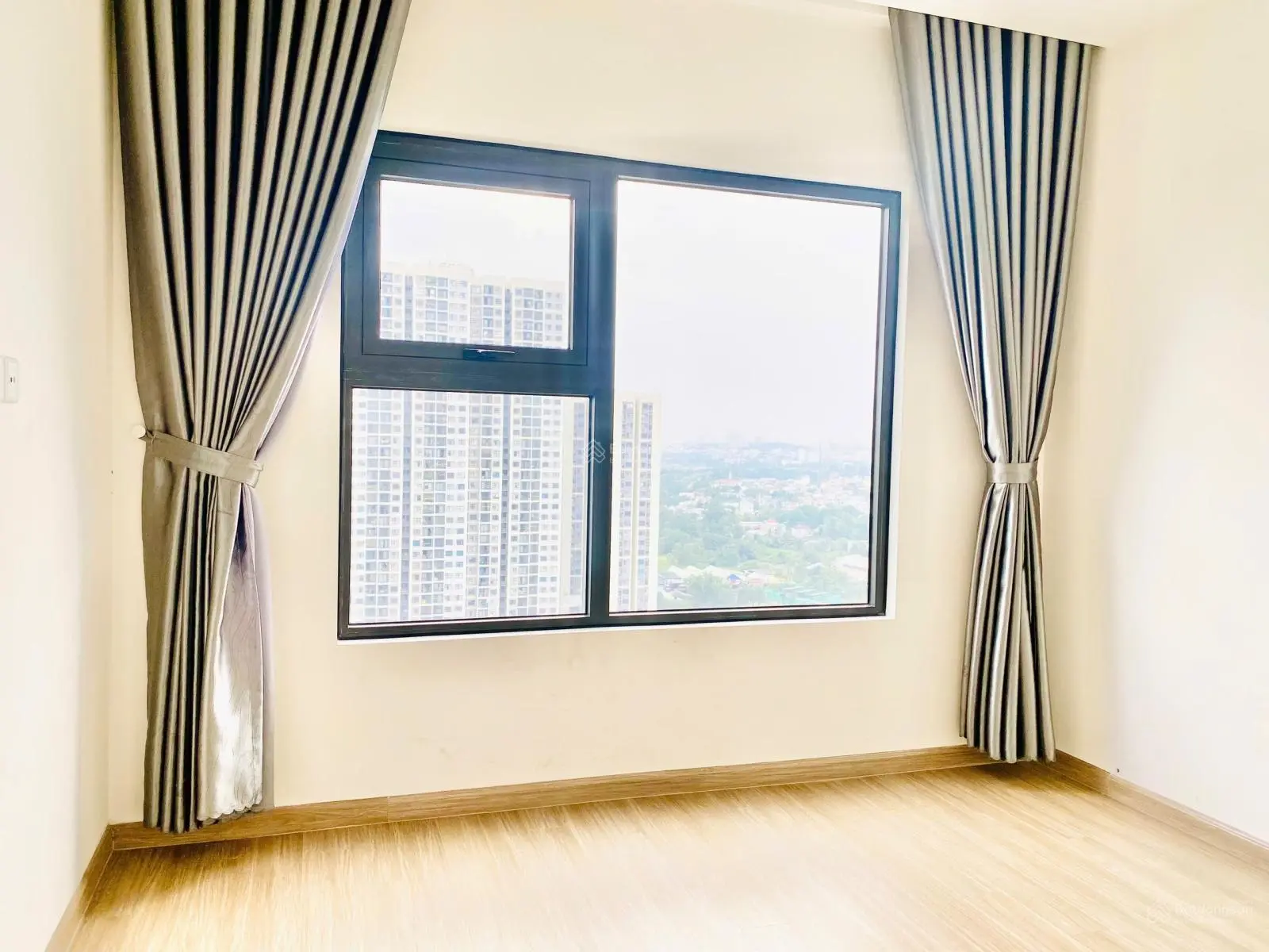 Bán nhanh căn 2PN có sổ chỉ 2,260 tỷ tại khu Rainbow - View công viên - tặng nội thất