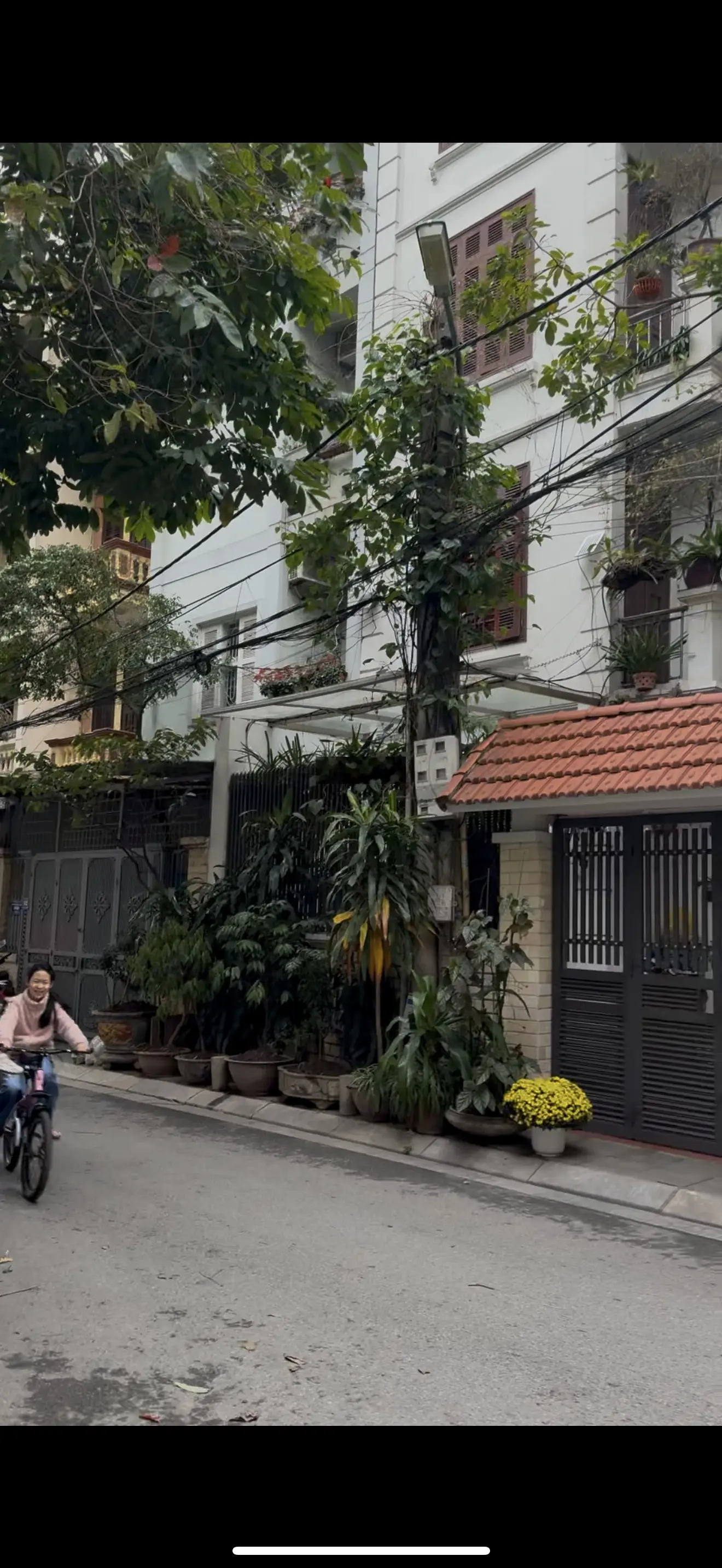 Bán nhà phân lô phố Đông Quan ,Quận cầu giấy,oto chạy vòng quanh. -DT:56m2,mt:5m giá :19,5 tỷ.