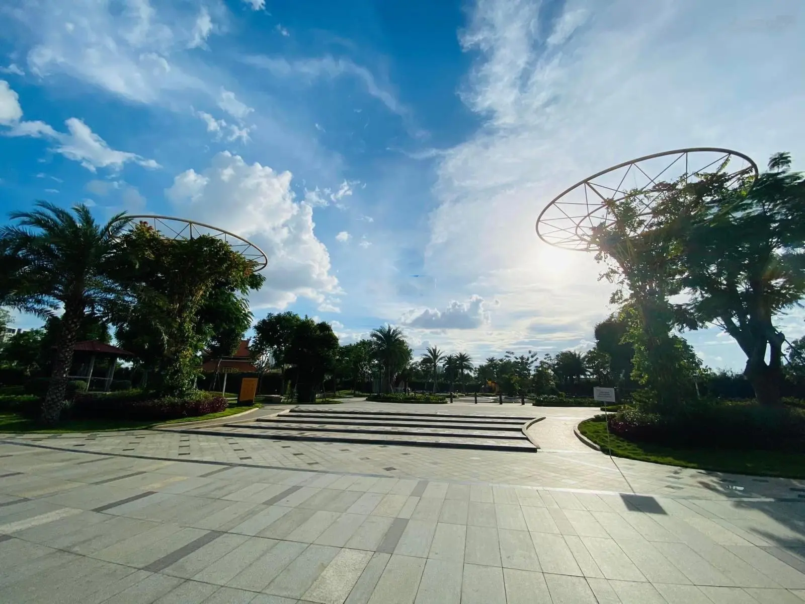 Chính chủ cần bán gấp 2 căn mặt tiền Verosa Park Khang Điền đối diện công viên lớn