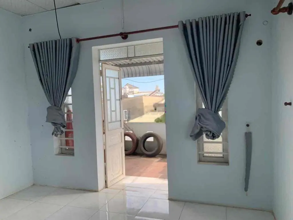 bán nhà 1 lầu cách ngã tư nhà đỏ 200 mét