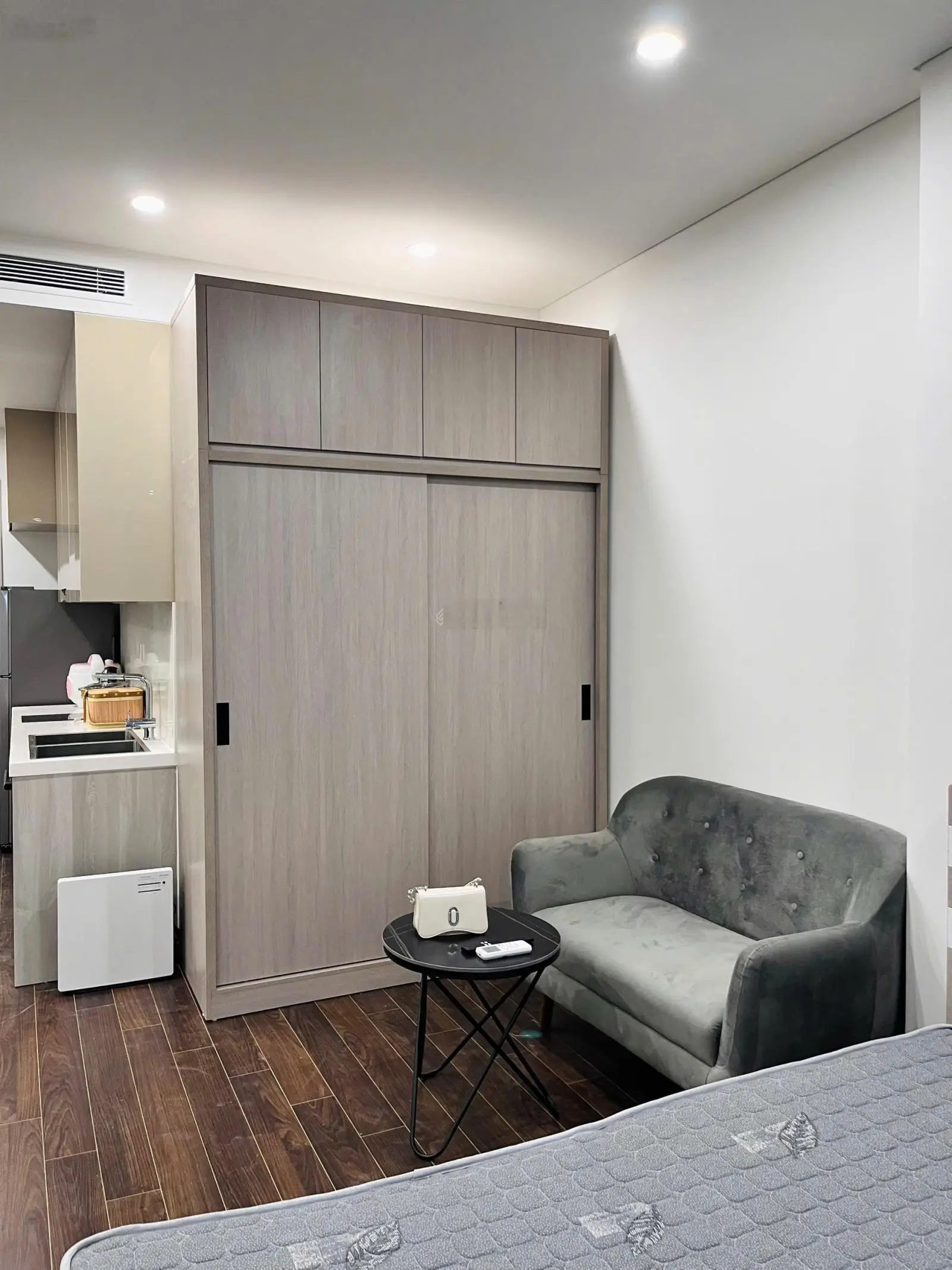 Chính chủ cần bán chuyển nhượng căn Studio 30m2 tại Masteri West Heights 1,8 tỷ