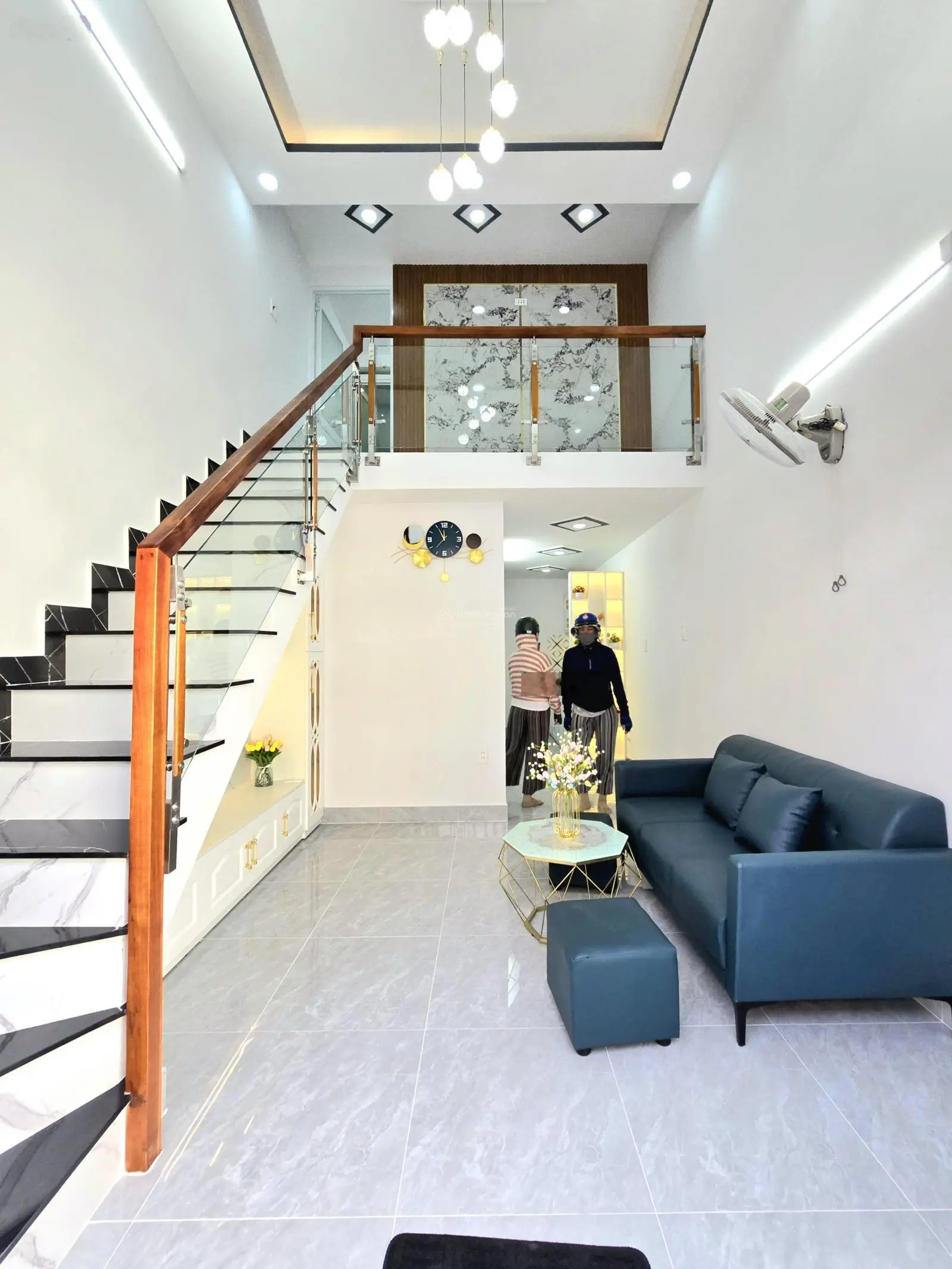 Nhà Xây Dựng Mới 100% - Còn Thơm Mùi Nước Sơn..!